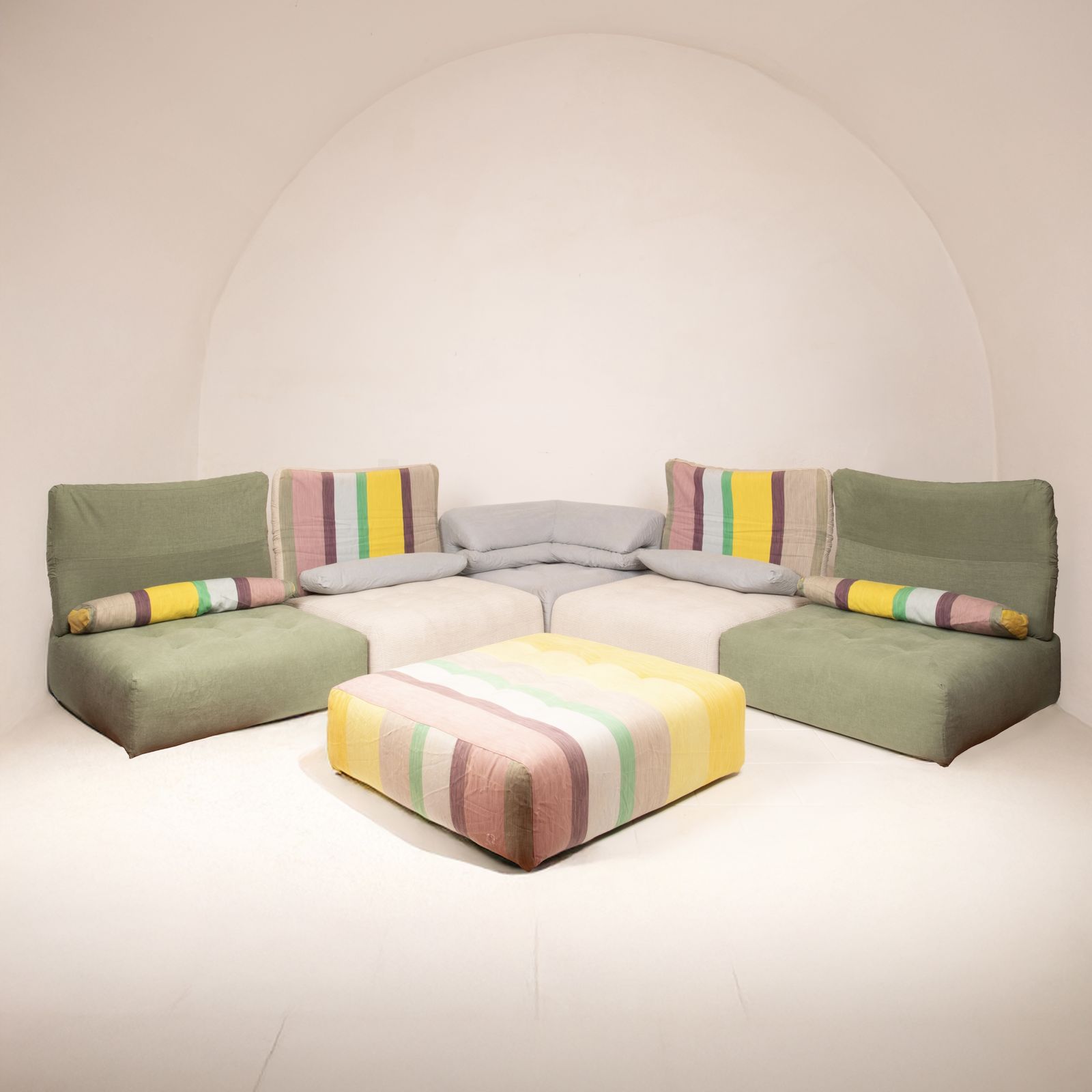 Modular Sofa "Voyage Immobile" By Studio Roche Bobois X Kenzo photo Furniture