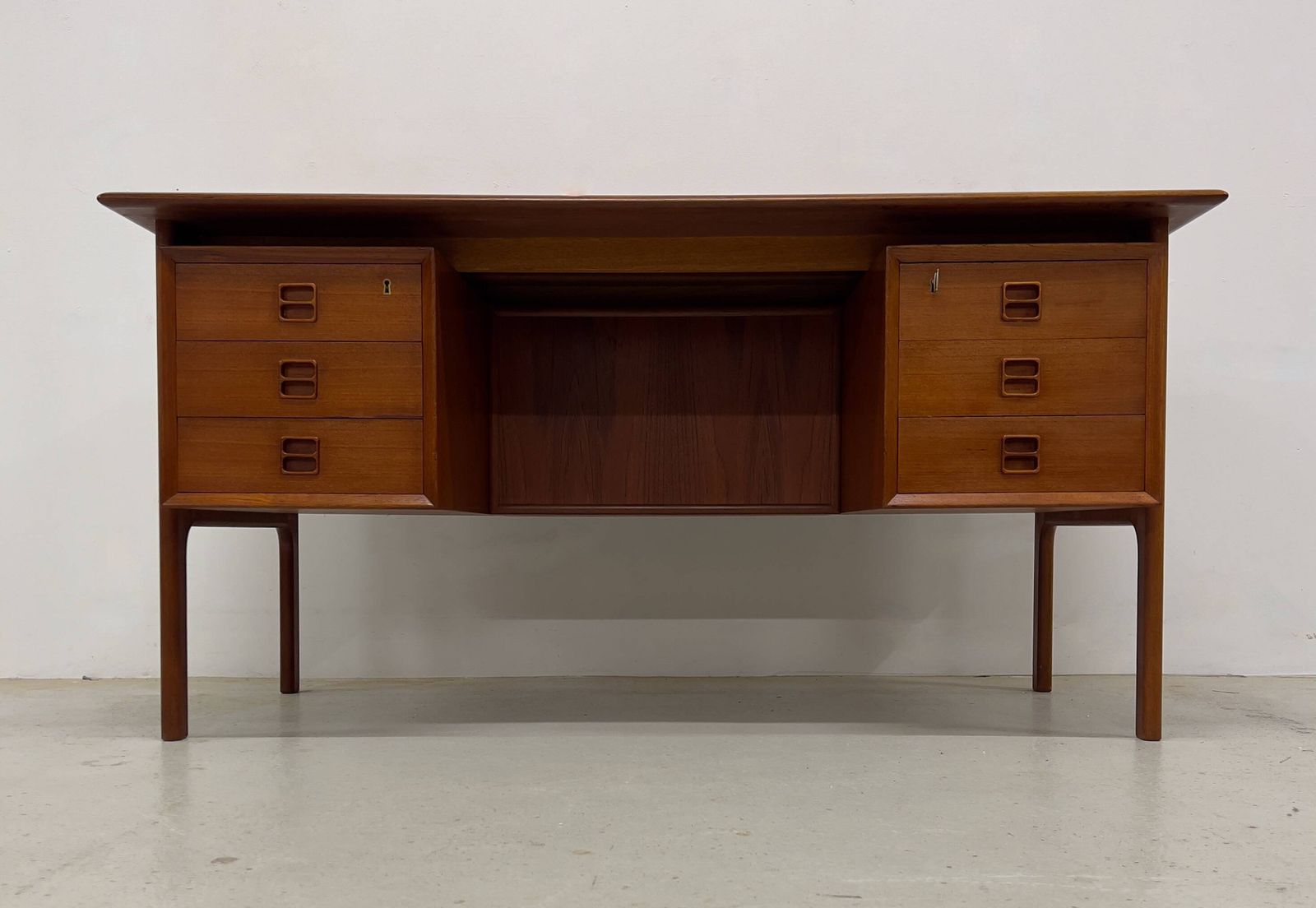 Page 1 Of 18 Teak Executive Desk By Arne Vodder For Brouer, 1960s. photo Furniture