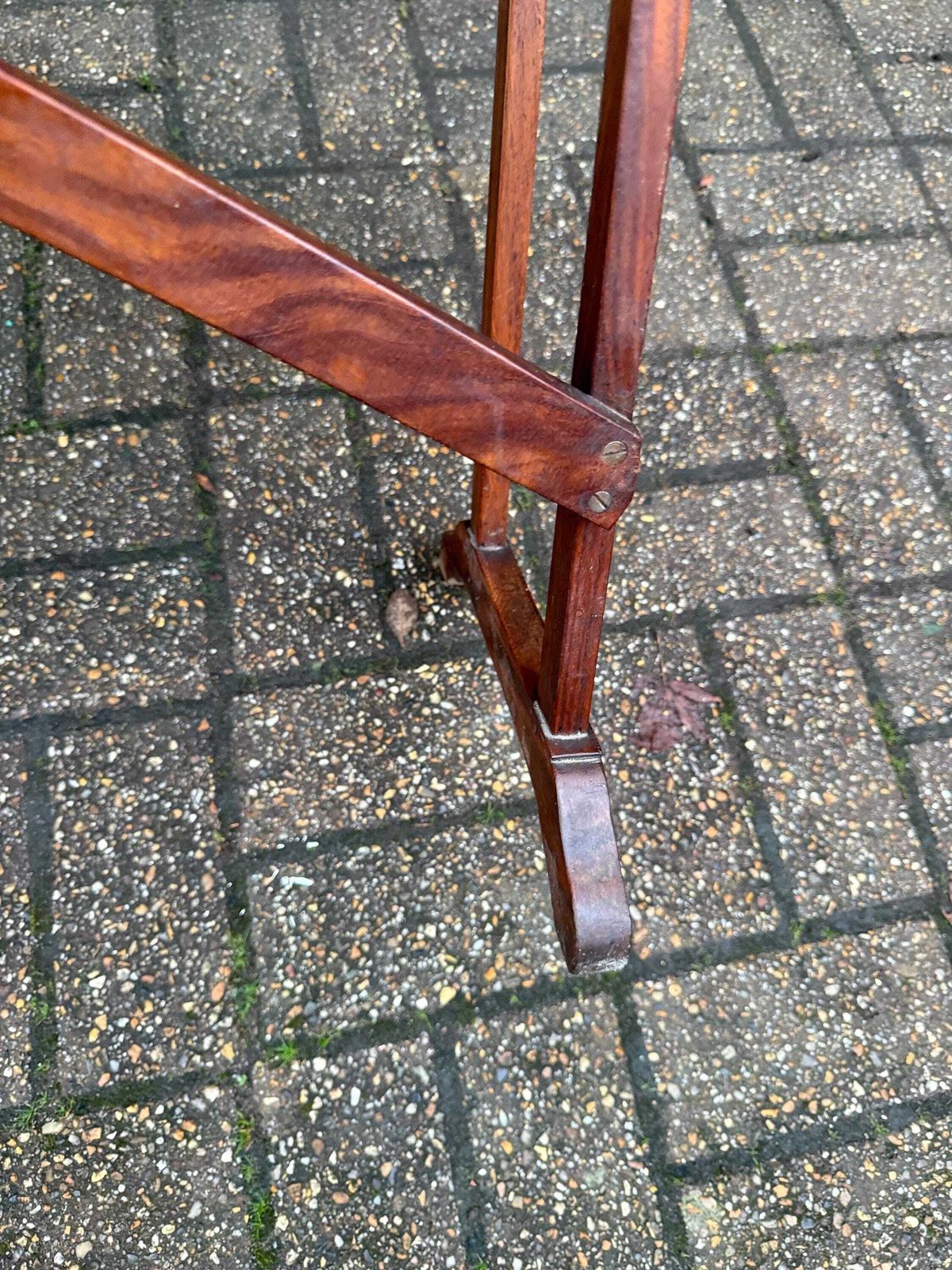 photo vinterior Vintage Mahogany Side Table With Mid Century Colonial Revival X Frame Base, 1950s–70s