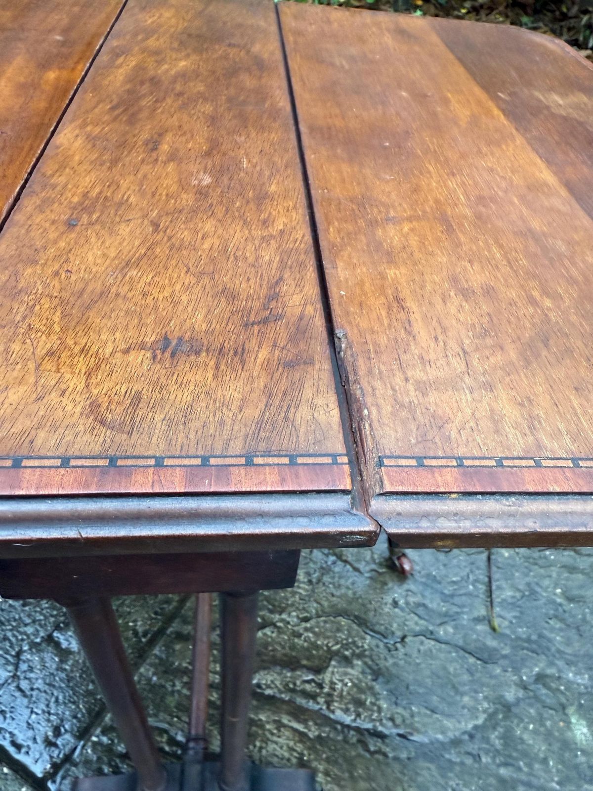 photo vinterior Edwardian Drop Leaf Table, Small Antique Mahogany Gateleg Side Table With Turned Legs, Early 1900s