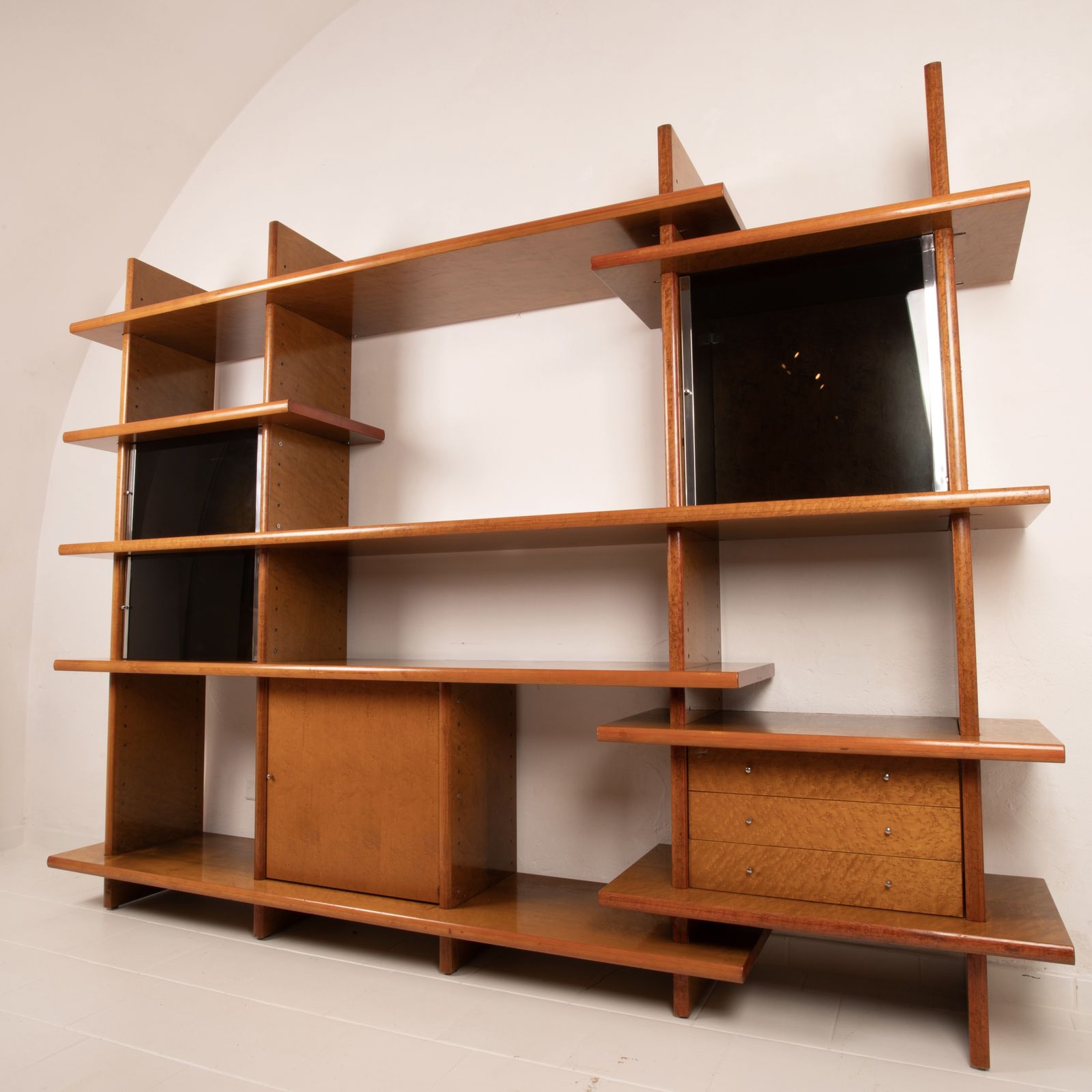 photo for sale Crossing Bookcase By Giovanni Offredi For Saporiti, 1970s