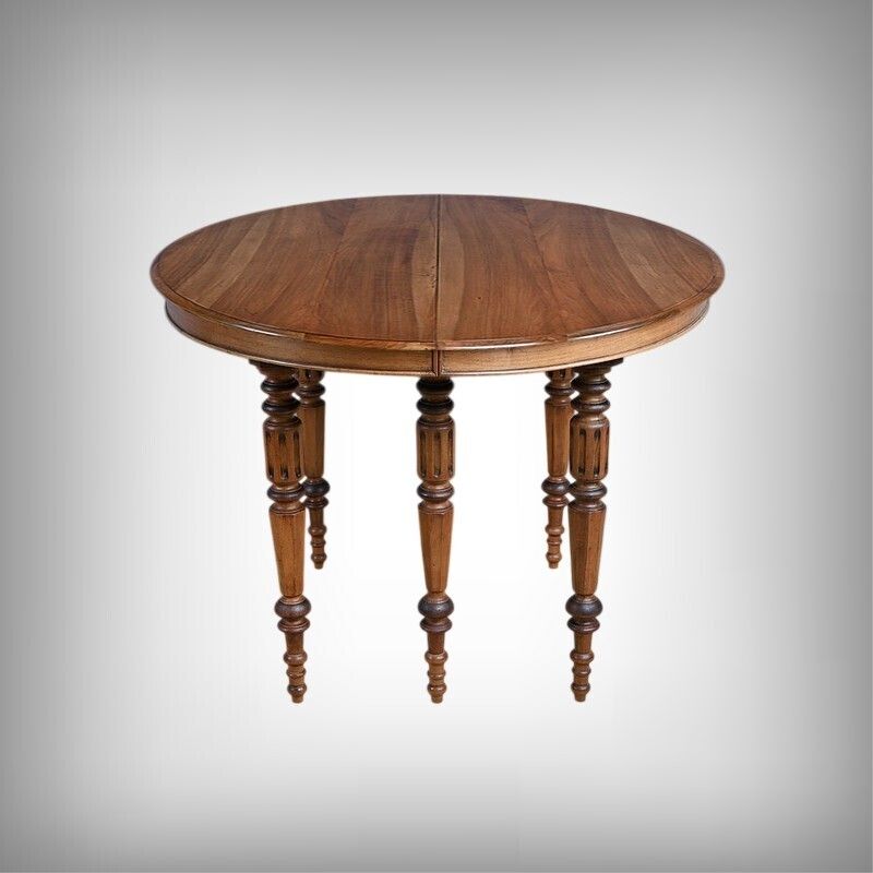 Extendable Walnut Table, Louis Philippe Style – Late 19th Century