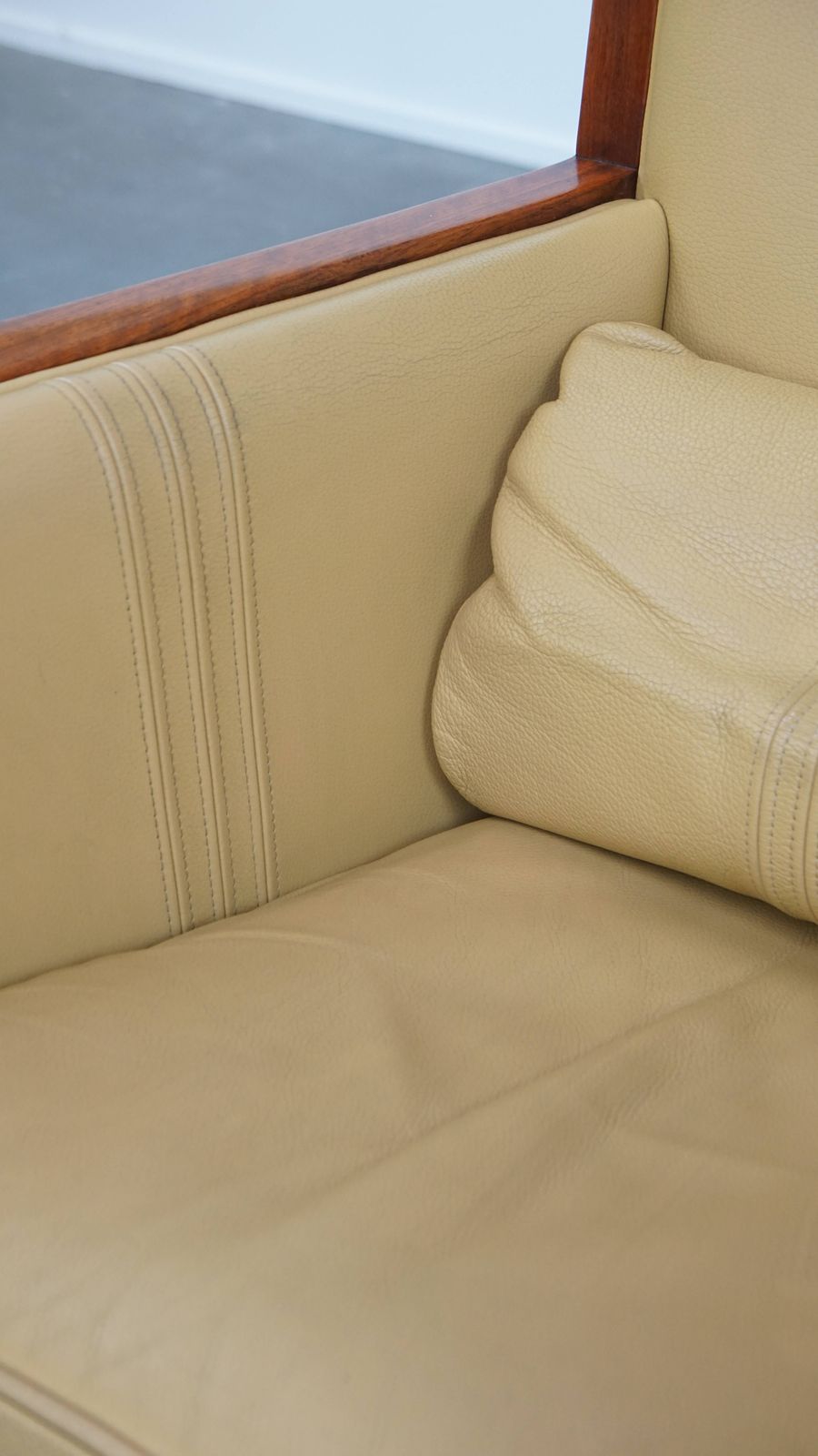 photo vintage Beautiful Art Deco Design Armchair In Yellow Leather With A High Back