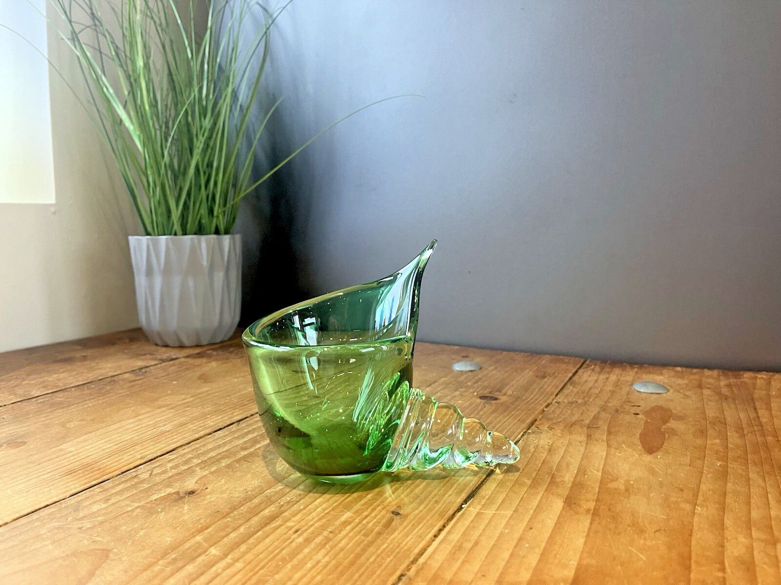 Mid Century Murano Green Glass Cornucopia Shell Seashell Ashtray Vase Vintage photo Home Decor