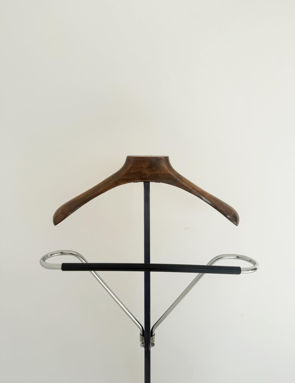 Vintage Valet Stand With Metal And Wood Structure – 1970s photo furniture