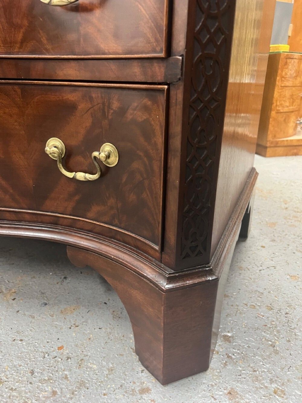 Top Quality Chippendale Style Serpentine Shaped Chest Of Drawers photo for sale
