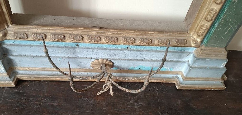 Antique Shrine, Lacquered And Gilded Frame, 18th Century photo 1271.0