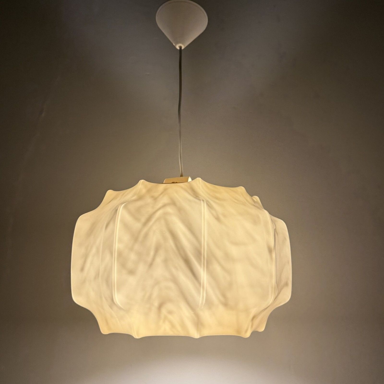 photo for sale Mid Century Design Plastic Cocon Hanglamp, Jaren 1970
