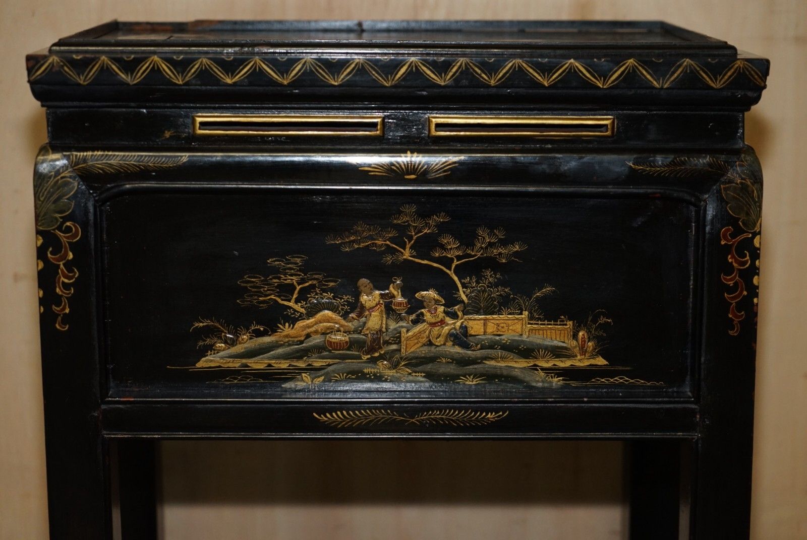 photo buy Antique Victorian Circa 1880 Chinese Chinoiserie Lacquered Side End Lamp Table