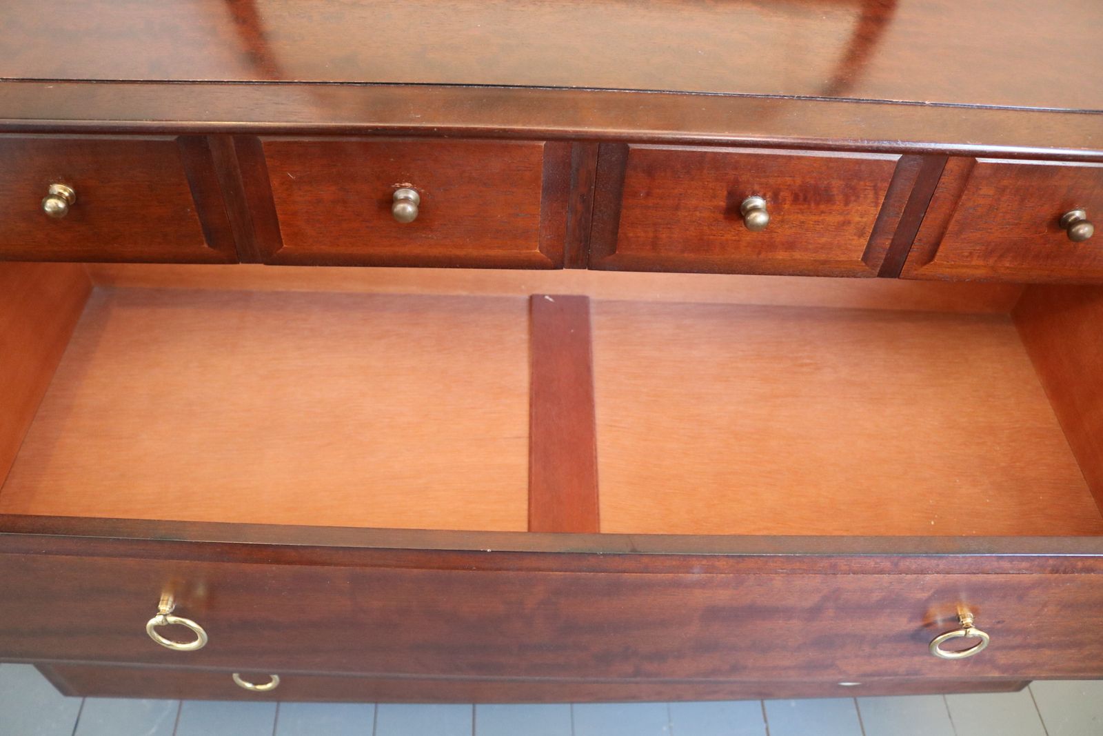 Stag Minstrel 4 Over 2 Drawers/Dresser With Mirror photo vinterior