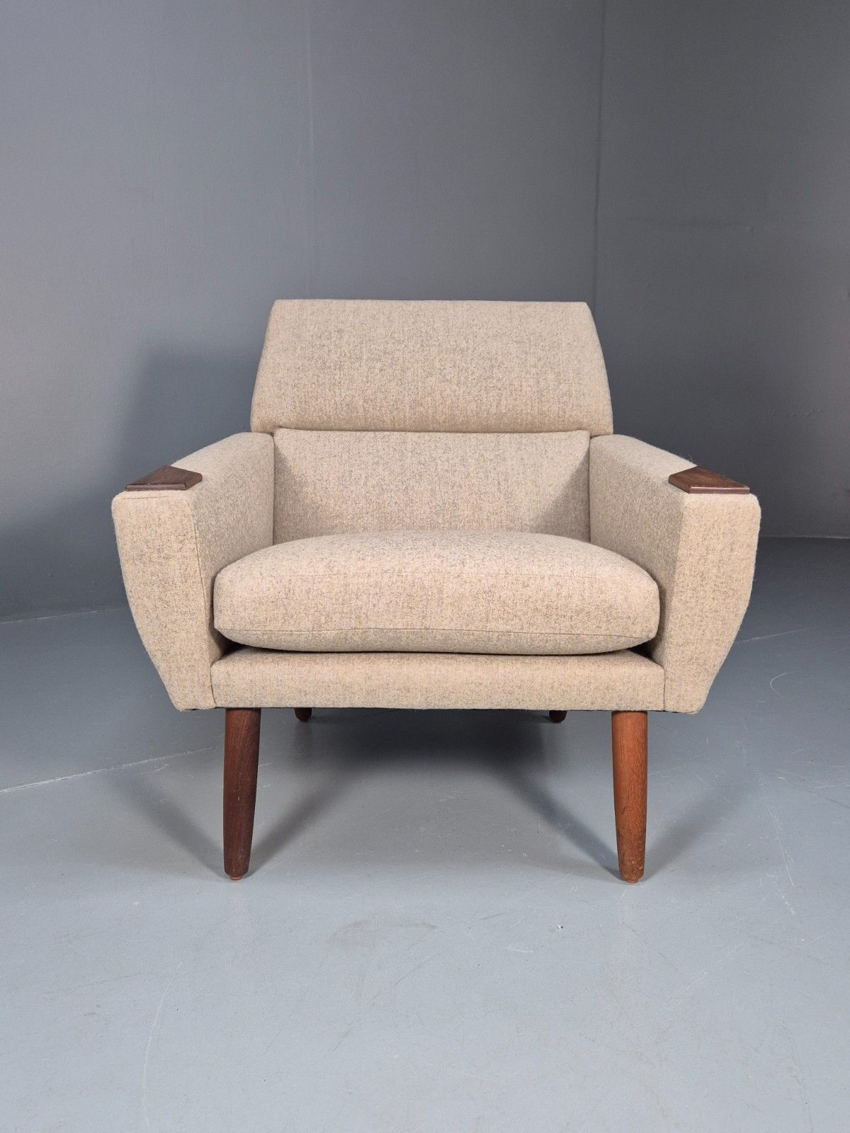 Mid Century Danish Lounge Chair New Upholstery Teak Paws And Legs Eb10726 Mnor photo Furniture