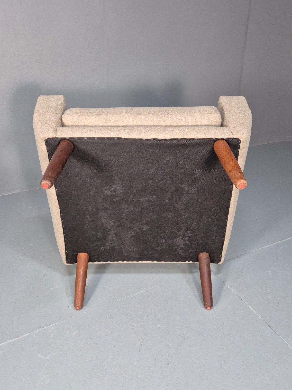 photo furniture Mid Century Danish Lounge Chair New Upholstery Teak Paws And Legs Eb10726 Mnor