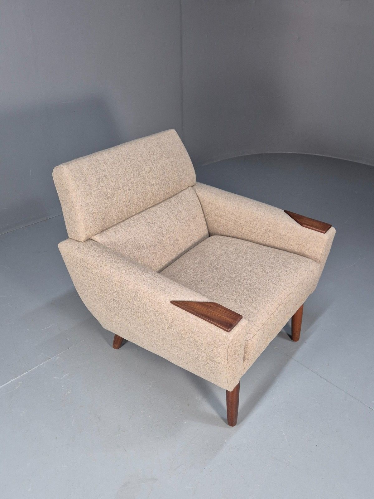 Furniture Mid Century Danish Lounge Chair New Upholstery Teak Paws And Legs Eb10726 Mnor photo