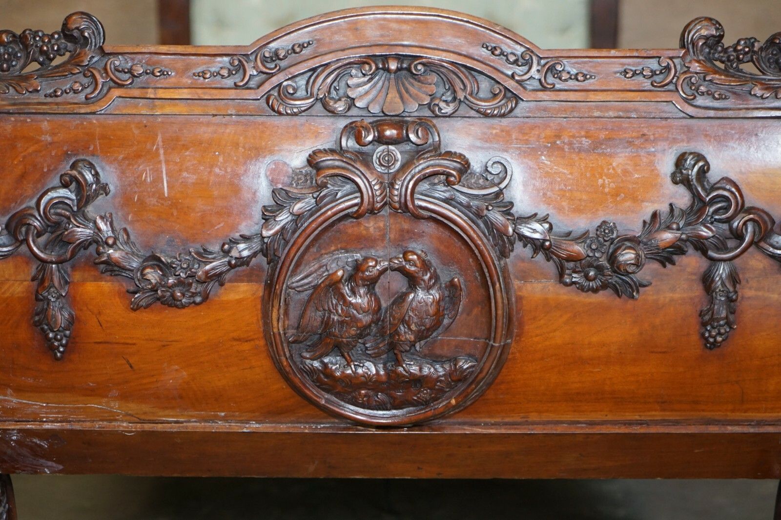 photo furniture Exceptional 19th Century Hand Carved Italian Walnut Day Bed Cherub Putti's Angel