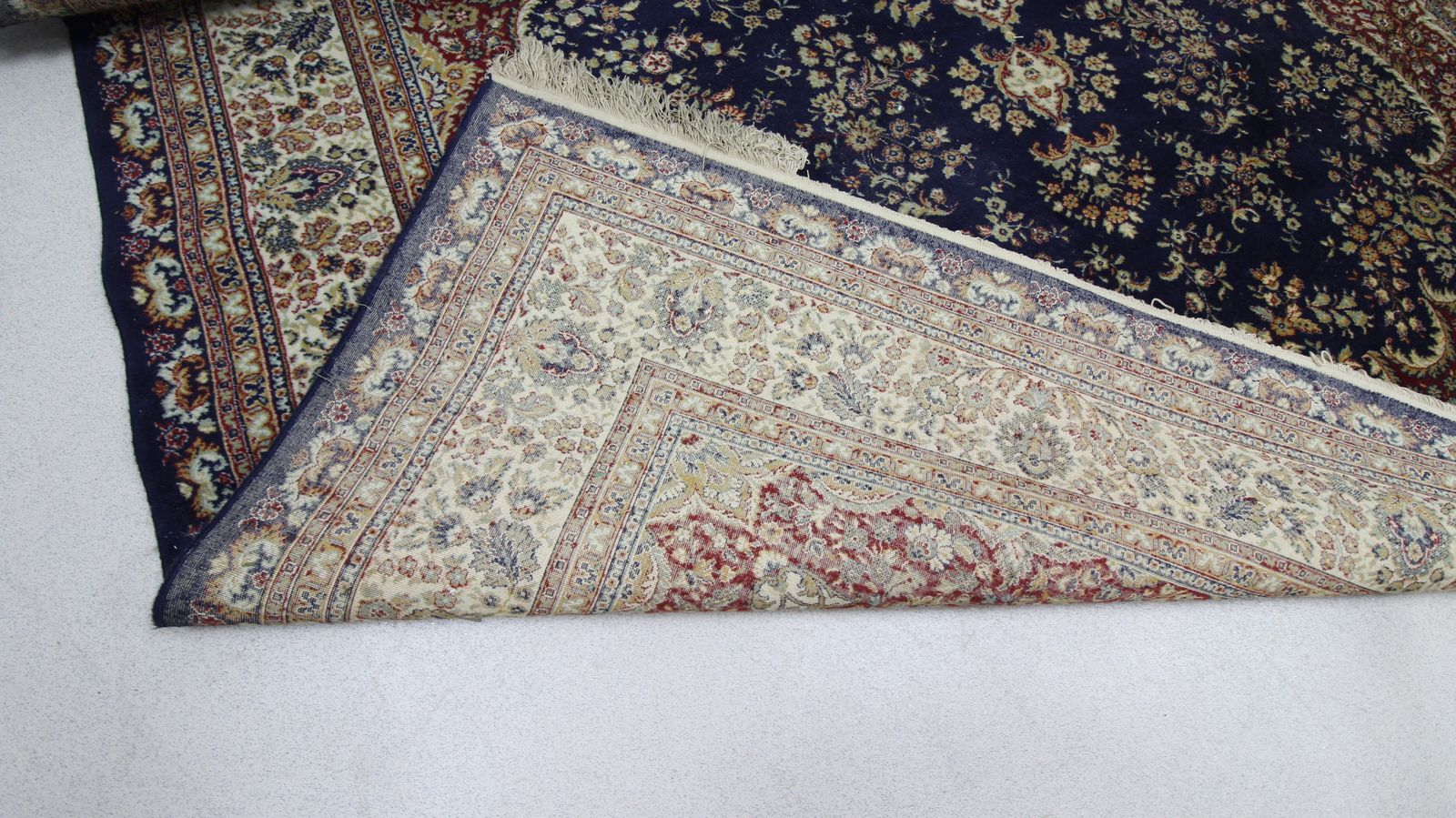 Large Wool Rug All Over Floral Design   255cm X 348cm photo vinterior