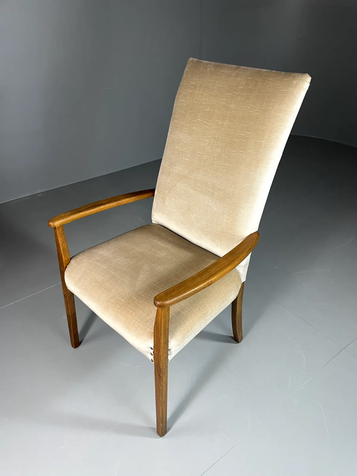 photo vinterior Vintage Danish Highback Armchair Cream Velour Studded Seating Vclo Eb6009