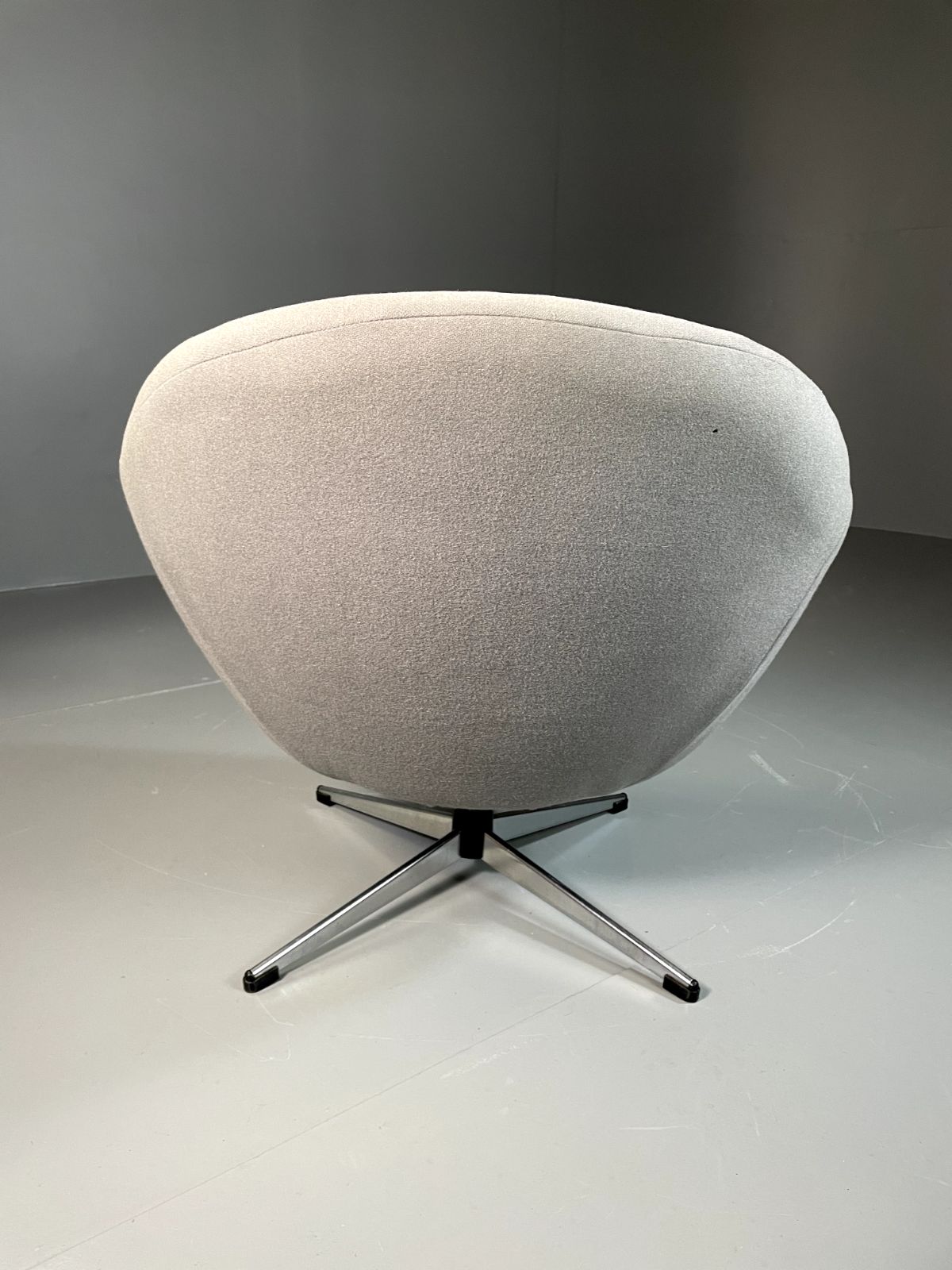 Danish Swivel Bucket Chair 1980s Vintage Retro Mcm Eb6359 Mswi photo Furniture