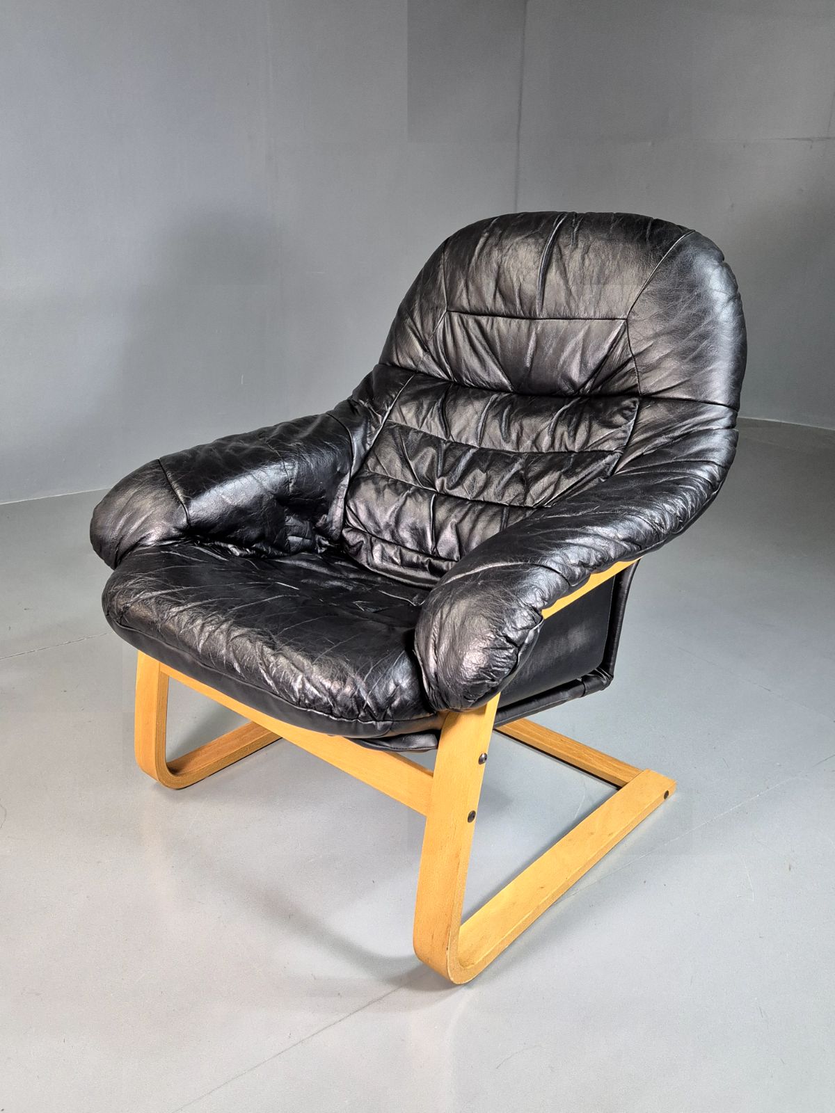 Vintage Danish Lounge Chair Black Leather Bentwood Frame Retro Mcm Eb7254 Mben