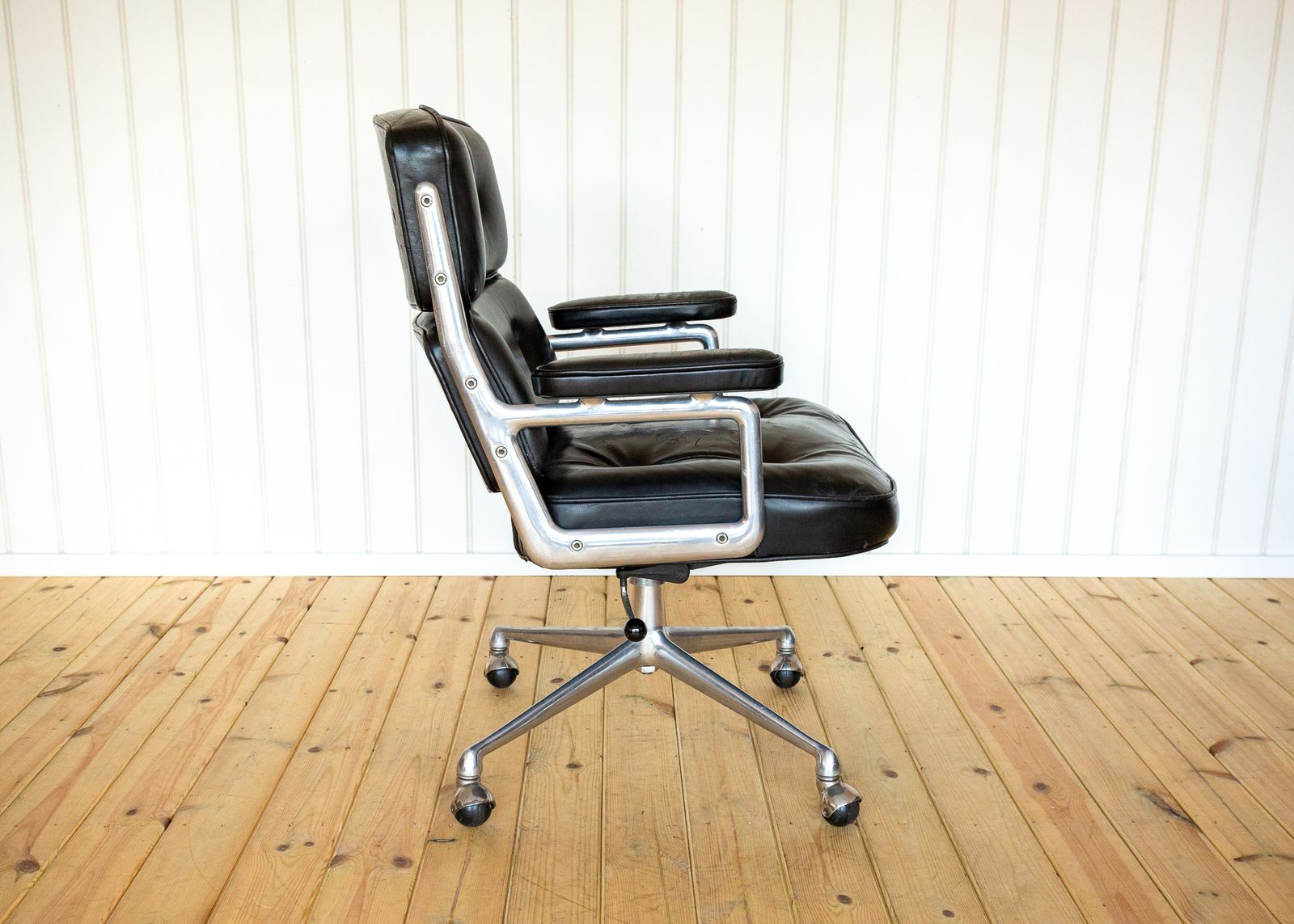 1960s Eames 3474 Time Life Executive Lobby Desk Chair Vitra Es104 Black Leather Aluminium Office Mad Men Armchai.R Mcm Mid Century photo buy