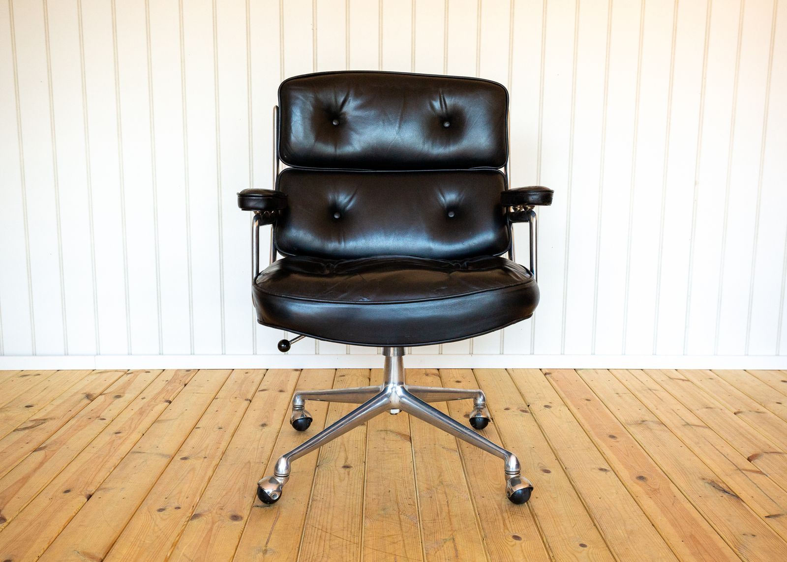 1960s Eames 3474 Time Life Executive Lobby Desk Chair Vitra Es104 Black Leather Aluminium Office Mad Men Armchai.R Mcm Mid Century photo Furniture