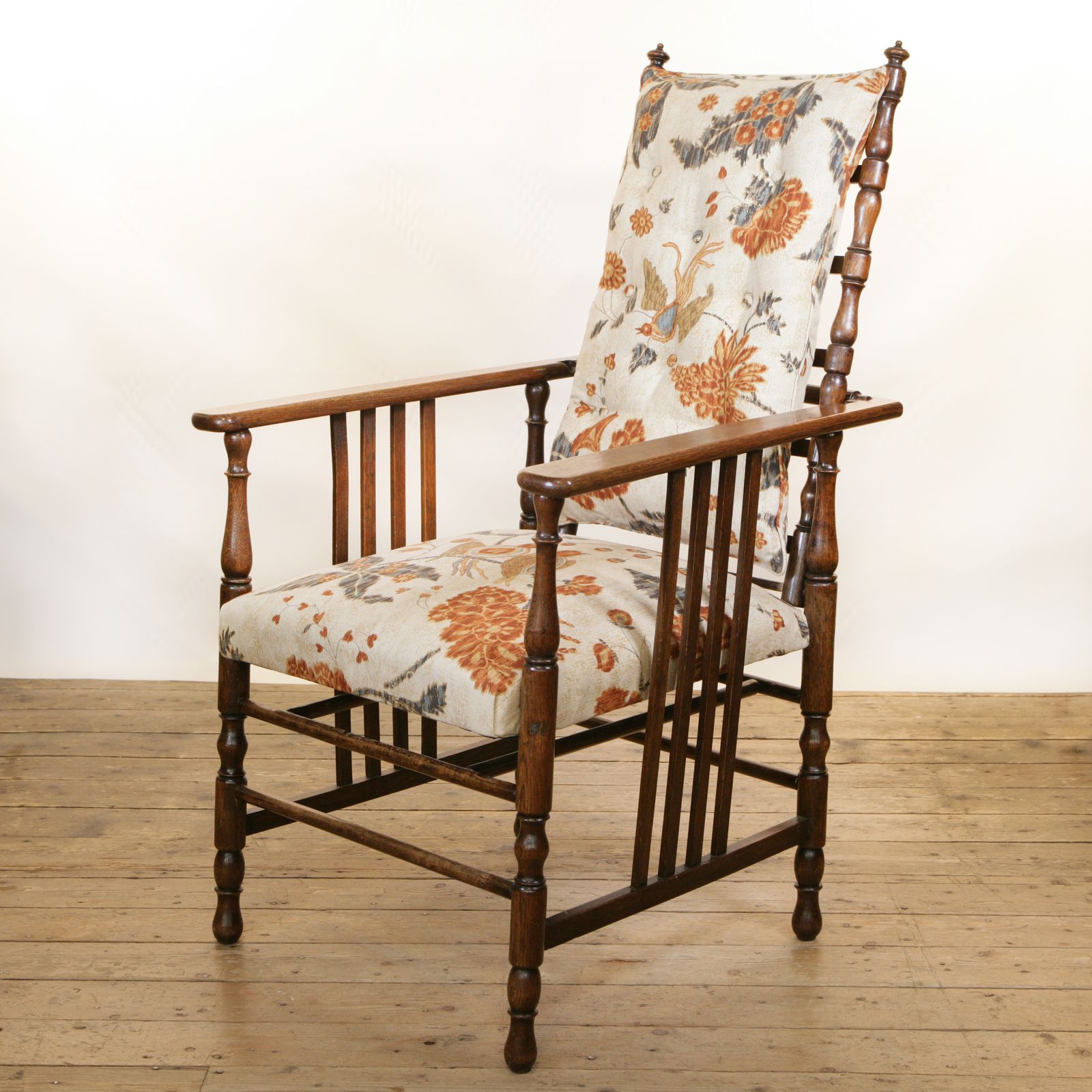 An Arts & Crafts Oak Reclining Armchair Retailed By Shapland And Petter And Wylie & Lochhead photo 850.0