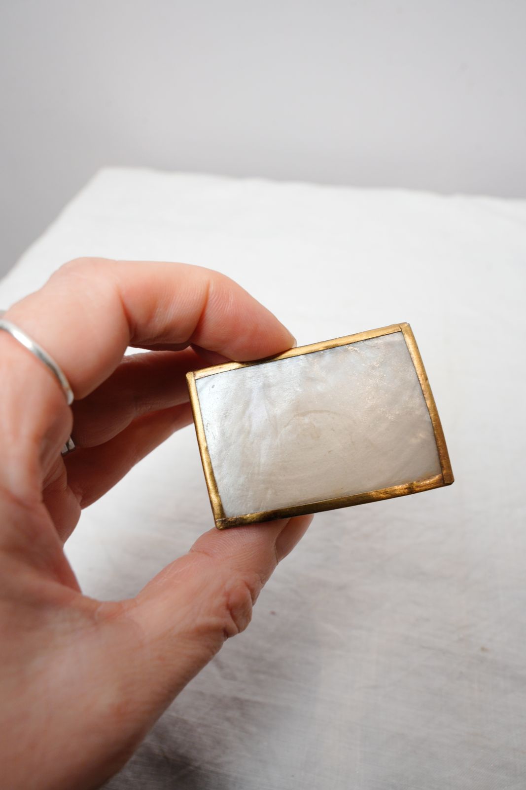 photo vinterior Vintage Mother Of Pearl Trinket Jewellery Boxes With Brass Features