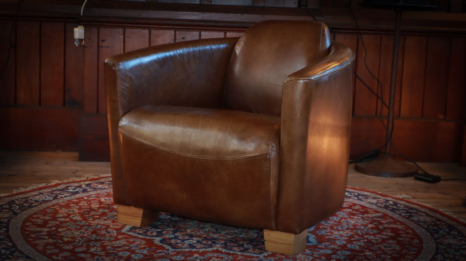 Superb Timothy Oulton Halo Mars Aviator Rocket Leather Club Armchair Cigar Brown photo for sale