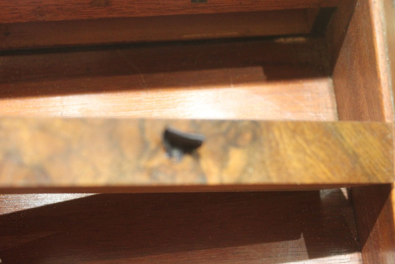 photo vinterior A Large And Impressive Figured Walnut And Brass Bound Writing Slope With Secret Drawers