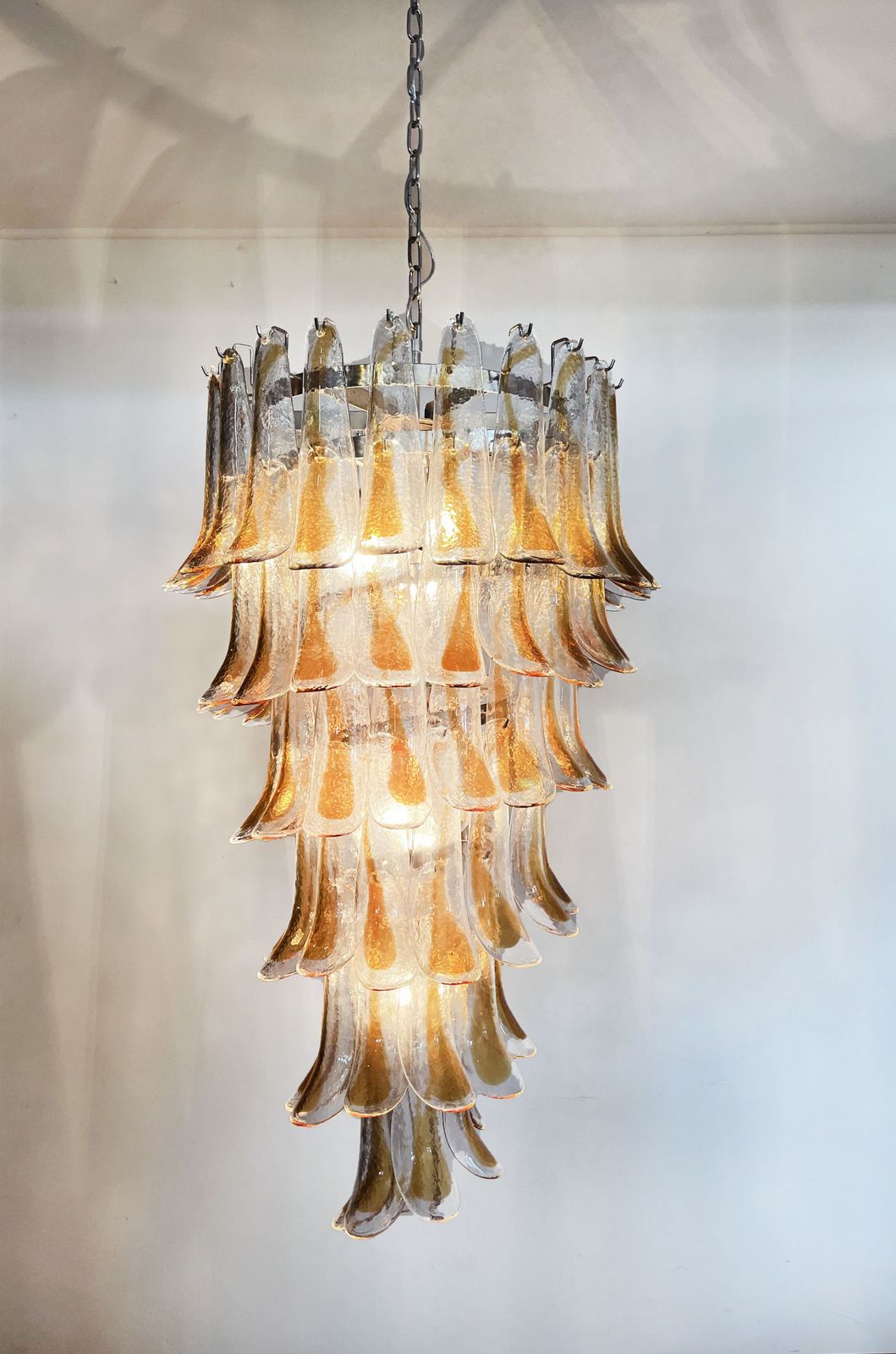photo vintage Huge Italian Murano Glass Spiral Chandelier   83 Amber And Clear Glass Petals