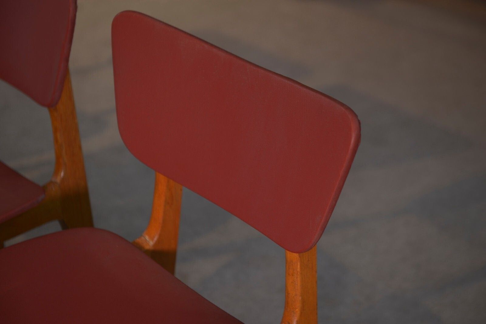 photo furniture 1960's Burgundy Oak And Skai Design 4 Chairs Set