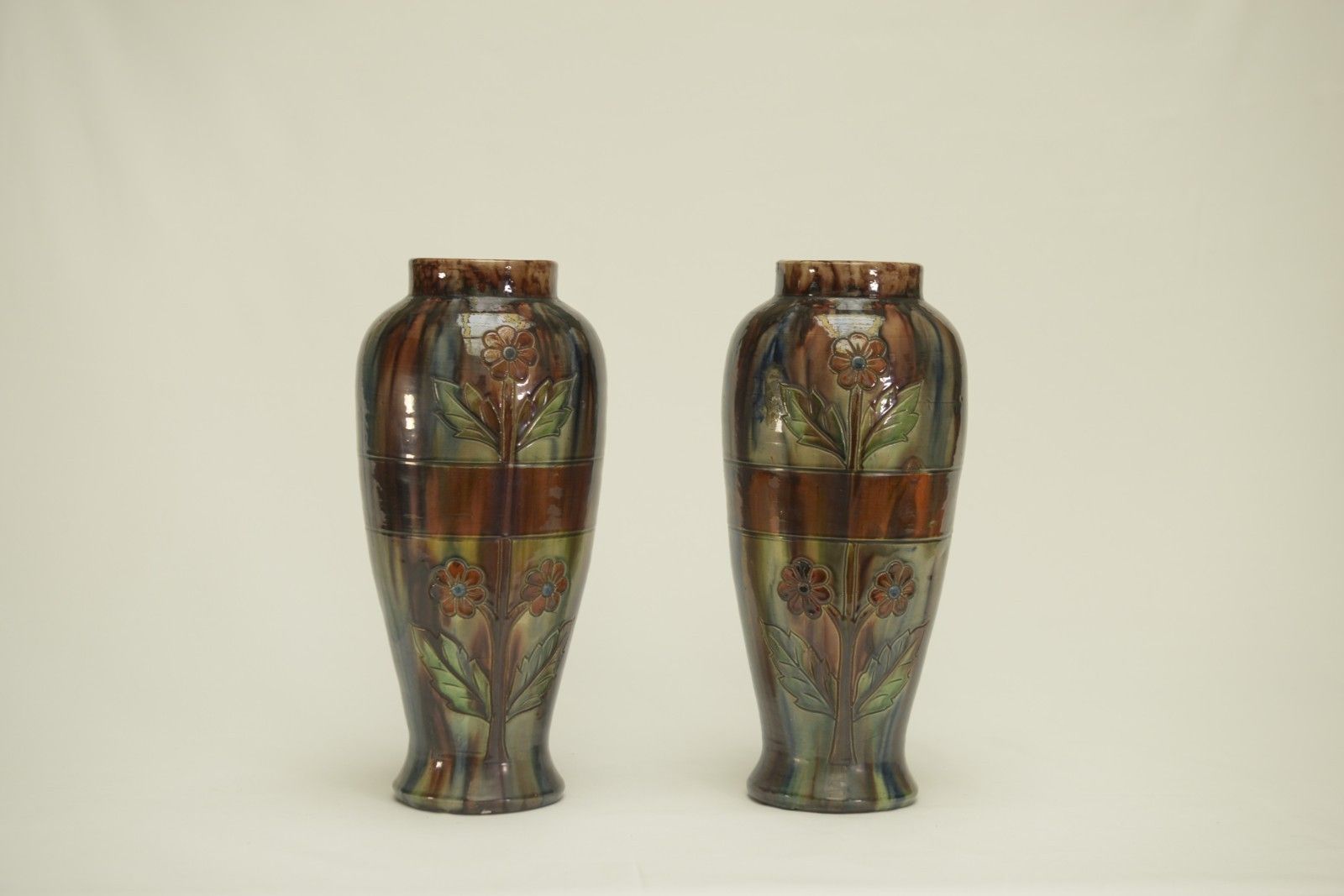 1322.0 Pair Of Early 20th Century Slipper Vases Stamped Belgium 158 photo