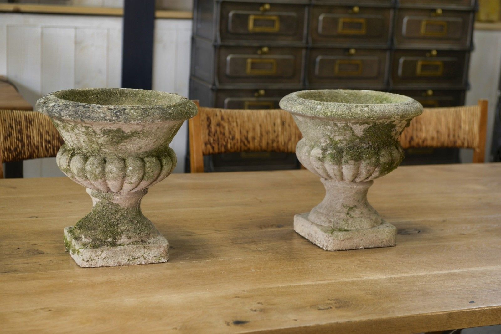 Pair Of Medici Vases In Reconstituted Stone 20th Century photo buy