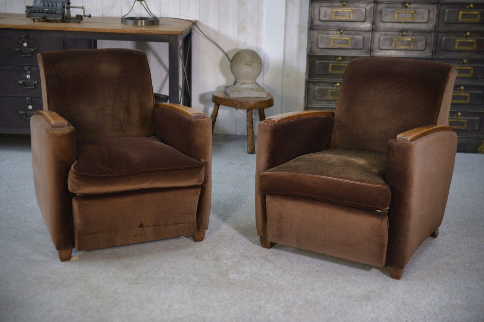 3085.0 Pair Of Art Deco Velvet Club Armchairs In The Taste Of Jules Leleu 1930's photo
