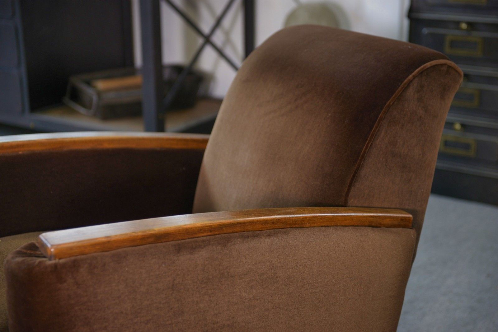 photo vintage Pair Of Art Deco Velvet Club Armchairs In The Taste Of Jules Leleu 1930's