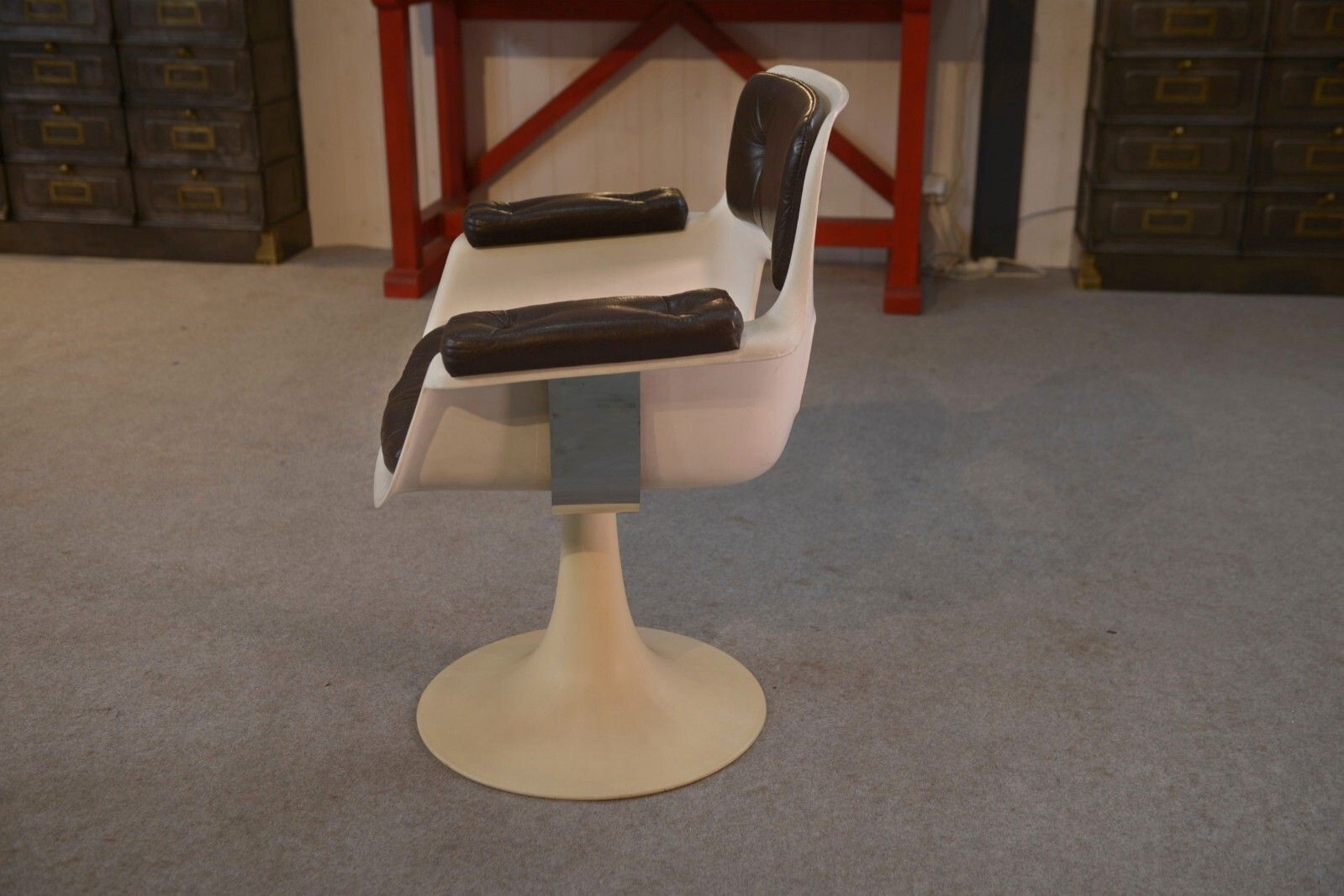 photo furniture Design Armchair By Albert Jacob For Grosfillex 1970's