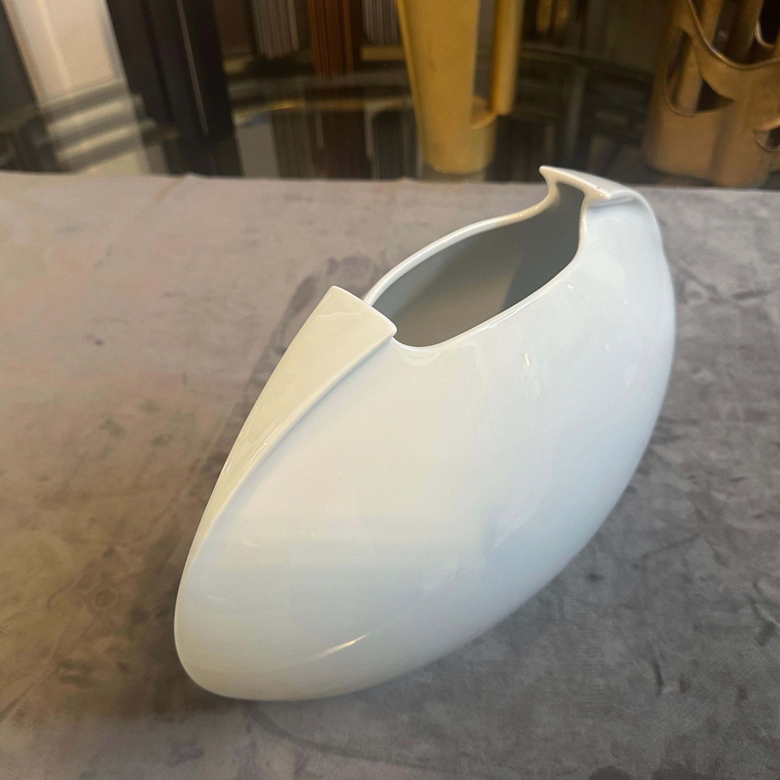 photo vintage 1990s Minimalist White Porcelain Tasca Vase By Lino Sabattini For Rosenthal