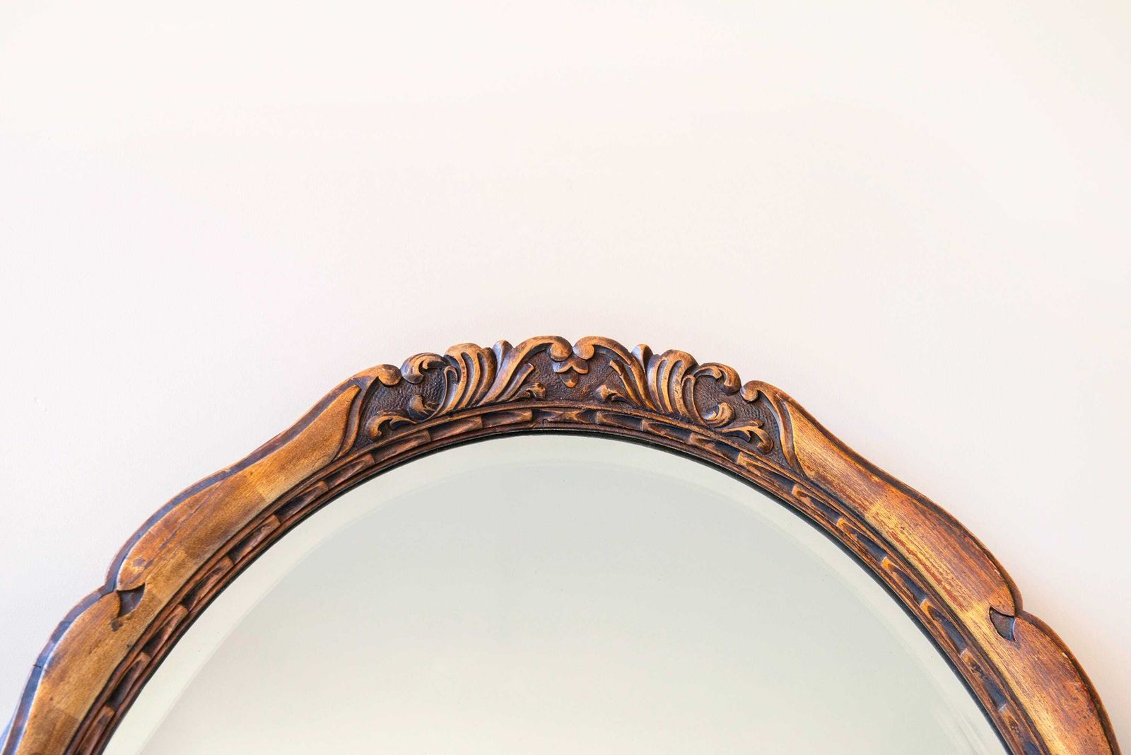 Antique Oak Oval Wall Mirror – Beveled Glass – Hand Carved Ornate Frame – Vintage Victorian Style Decor photo 484.0