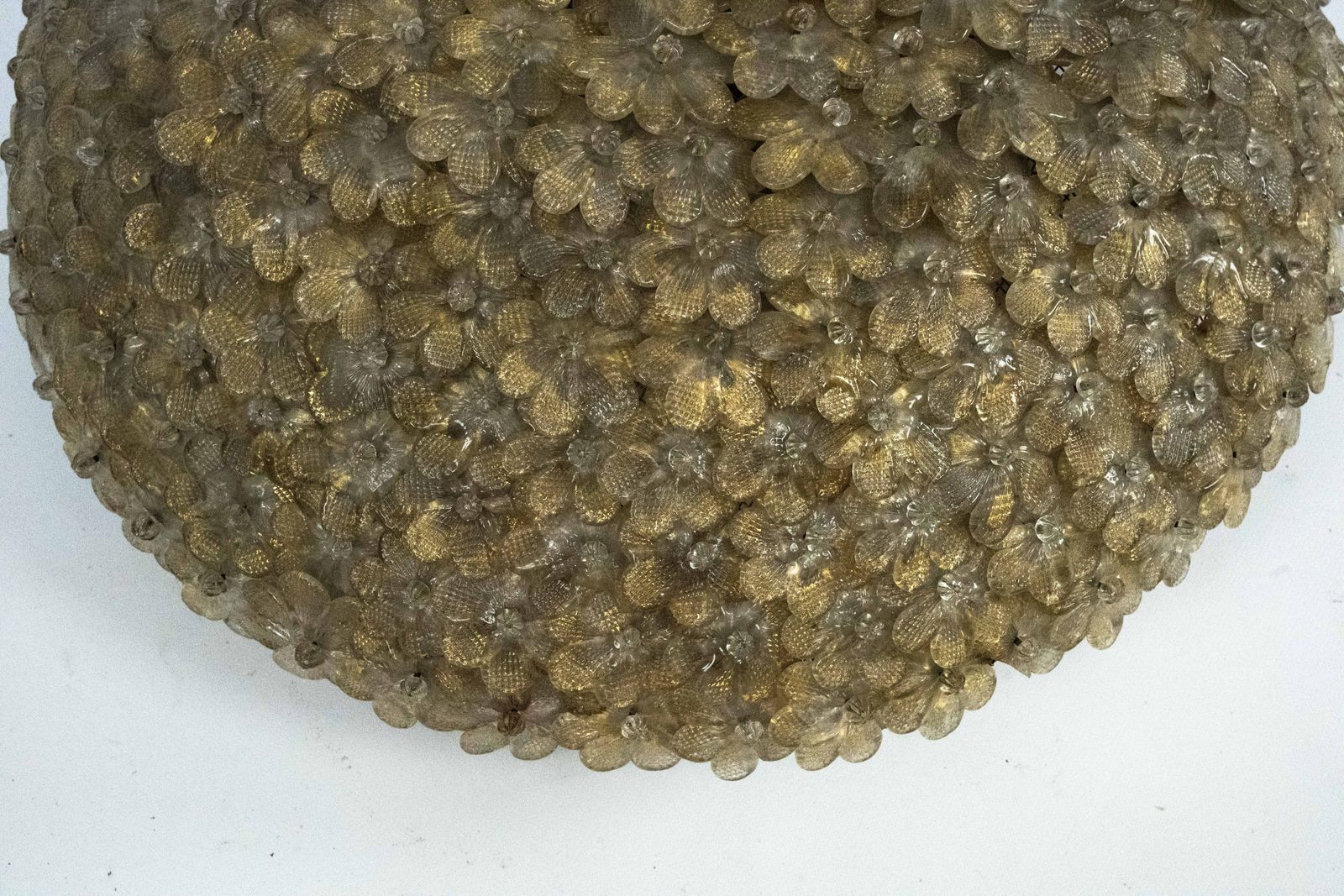 Seguso, Xlarge Mid Century Gold Murano Glass Flowers Ceiling Lamp. Italy 1940s photo vintage