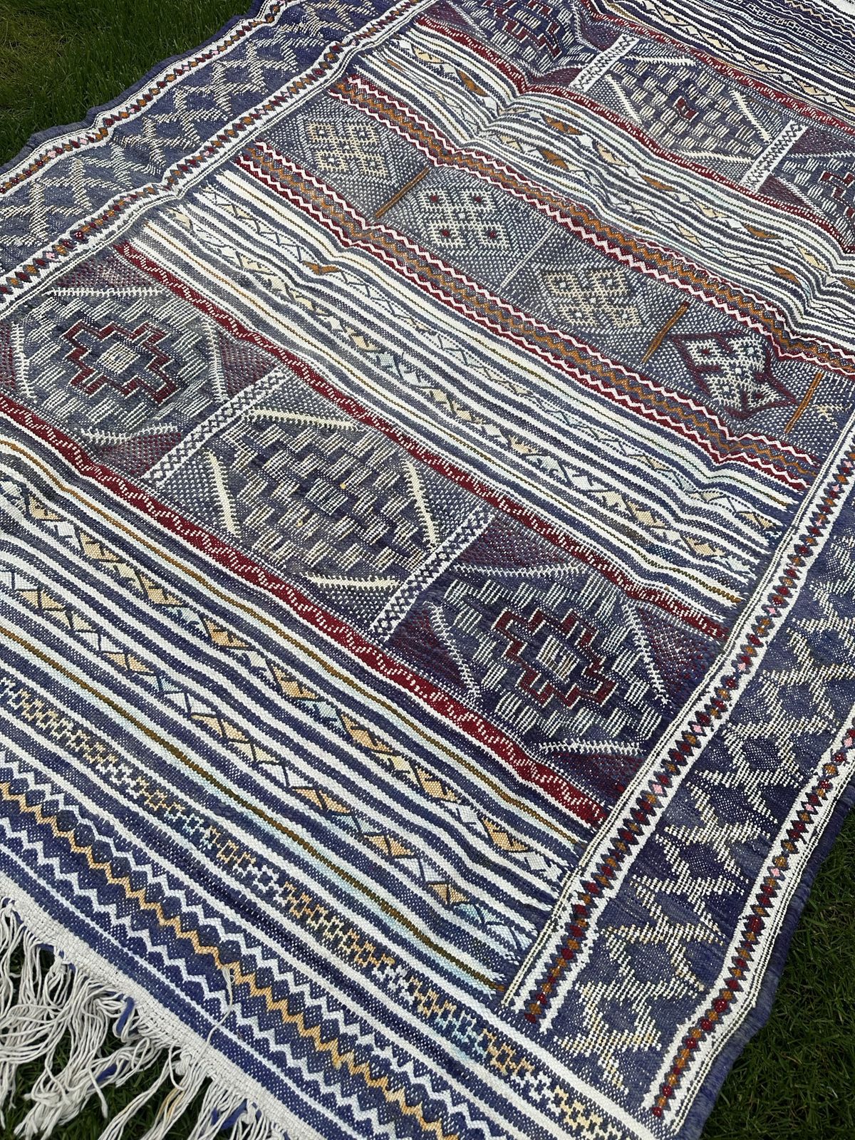 Nomadic Berber Handwoven Kilim Rug Tiflet photo 425.0