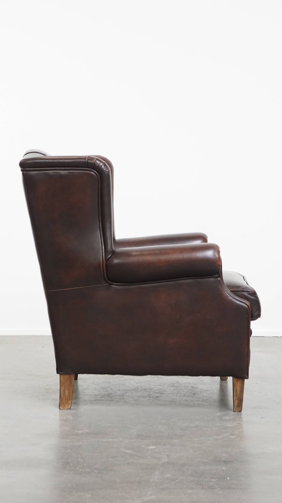 Luxurious And Comfortable English Style Wing Chair Made Of Cowhide Leather photo for sale