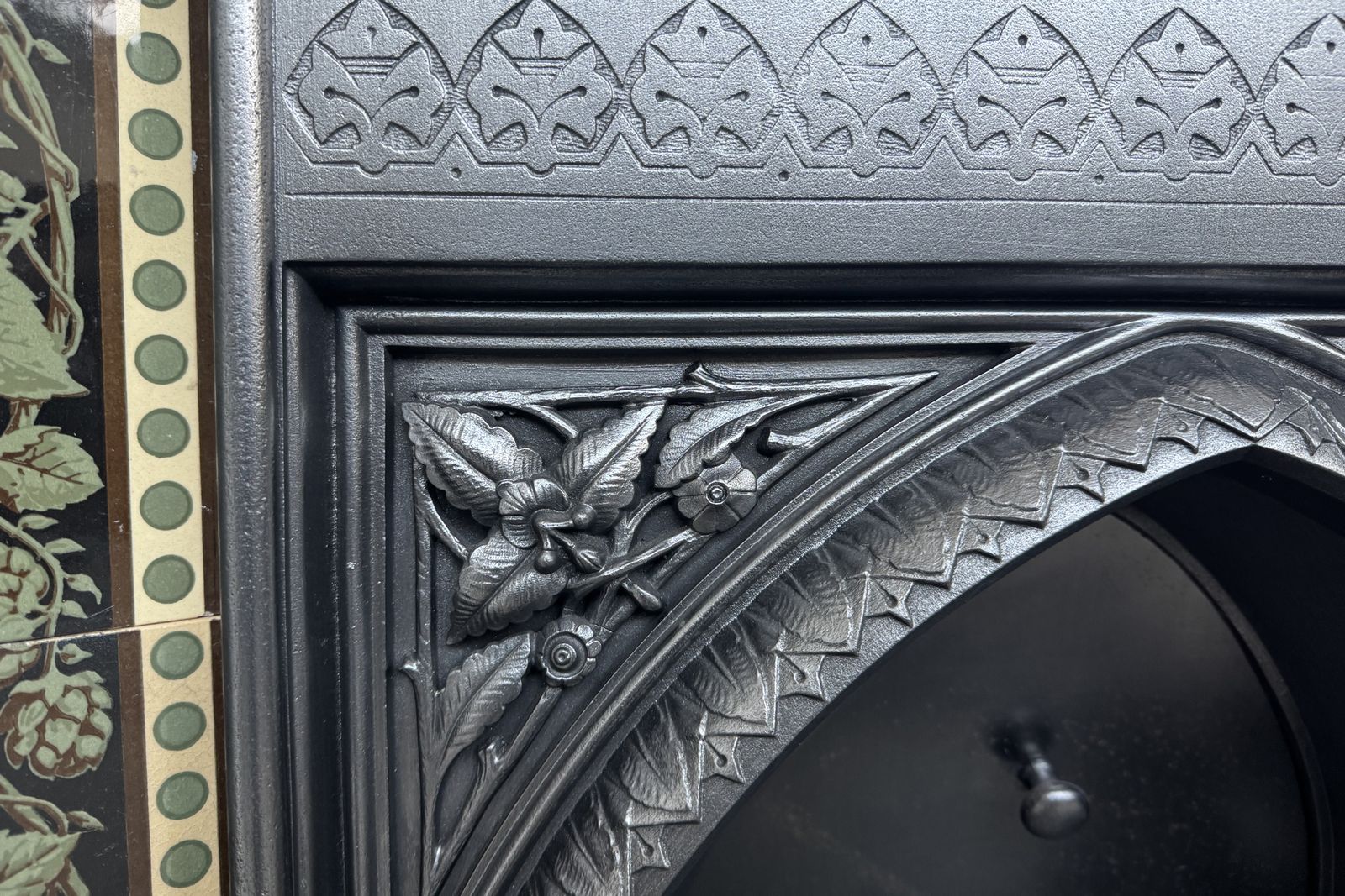 Large And Rare Victorian Gothic Fireplace Insert photo vinterior
