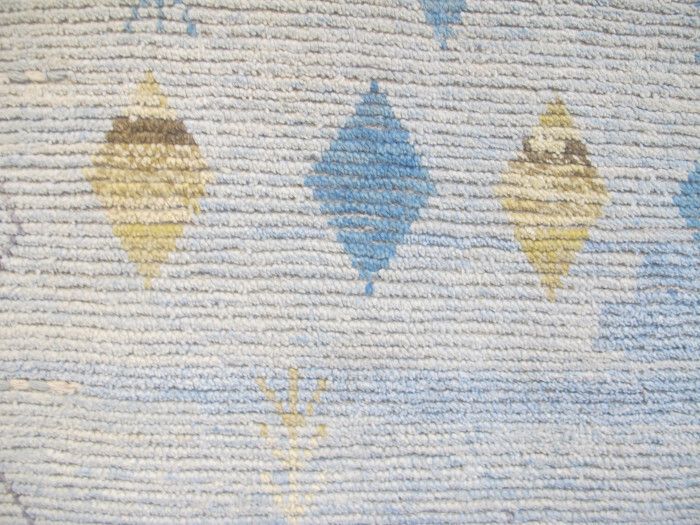 Contemporary Wool Carpet, 3.00m X 2.50m photo for sale