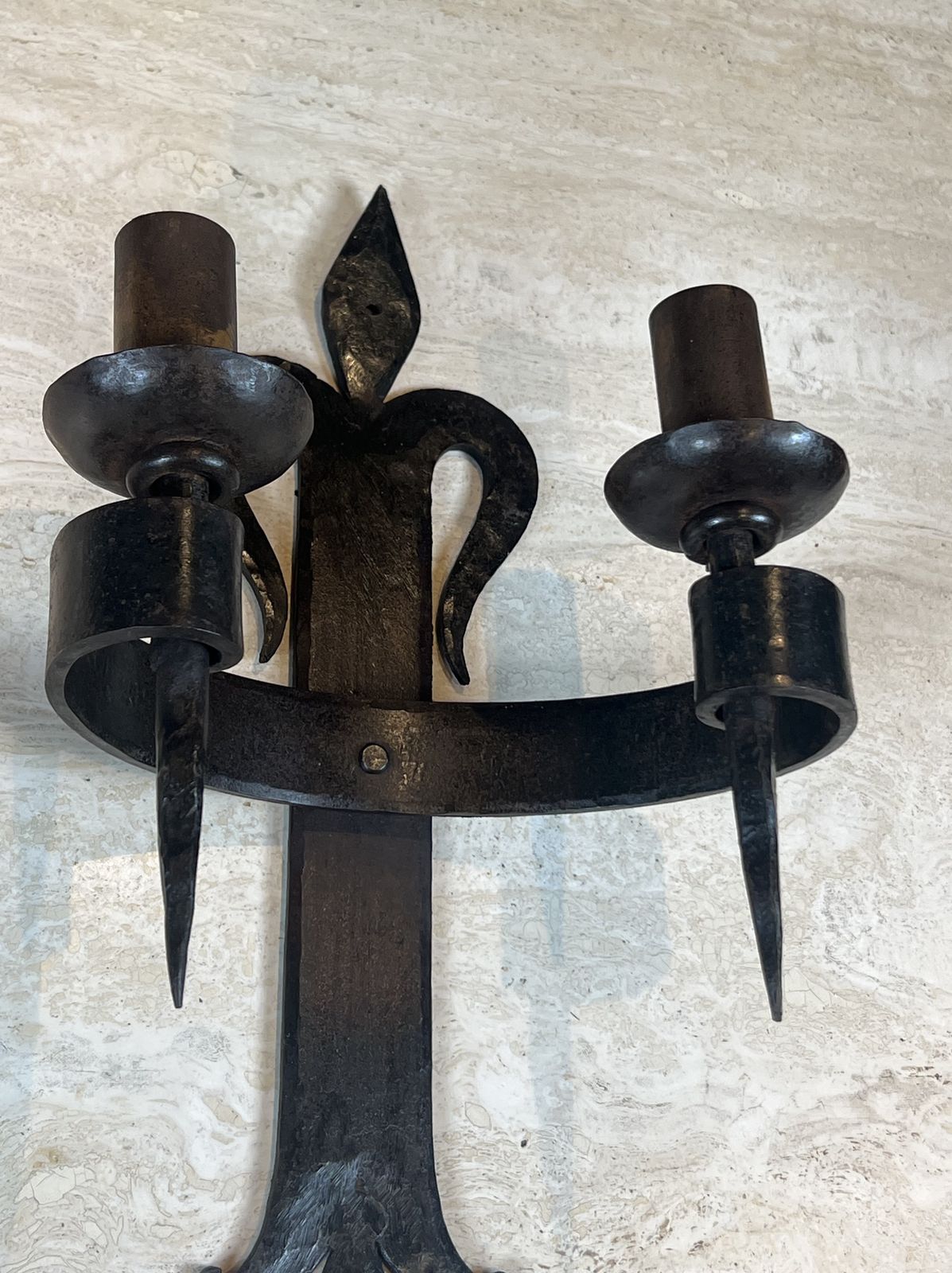 photo vinterior Important Pair Of Wrought Iron Wall Sconces "With Fleur De Lys" Design, 2 Light Gothic Style