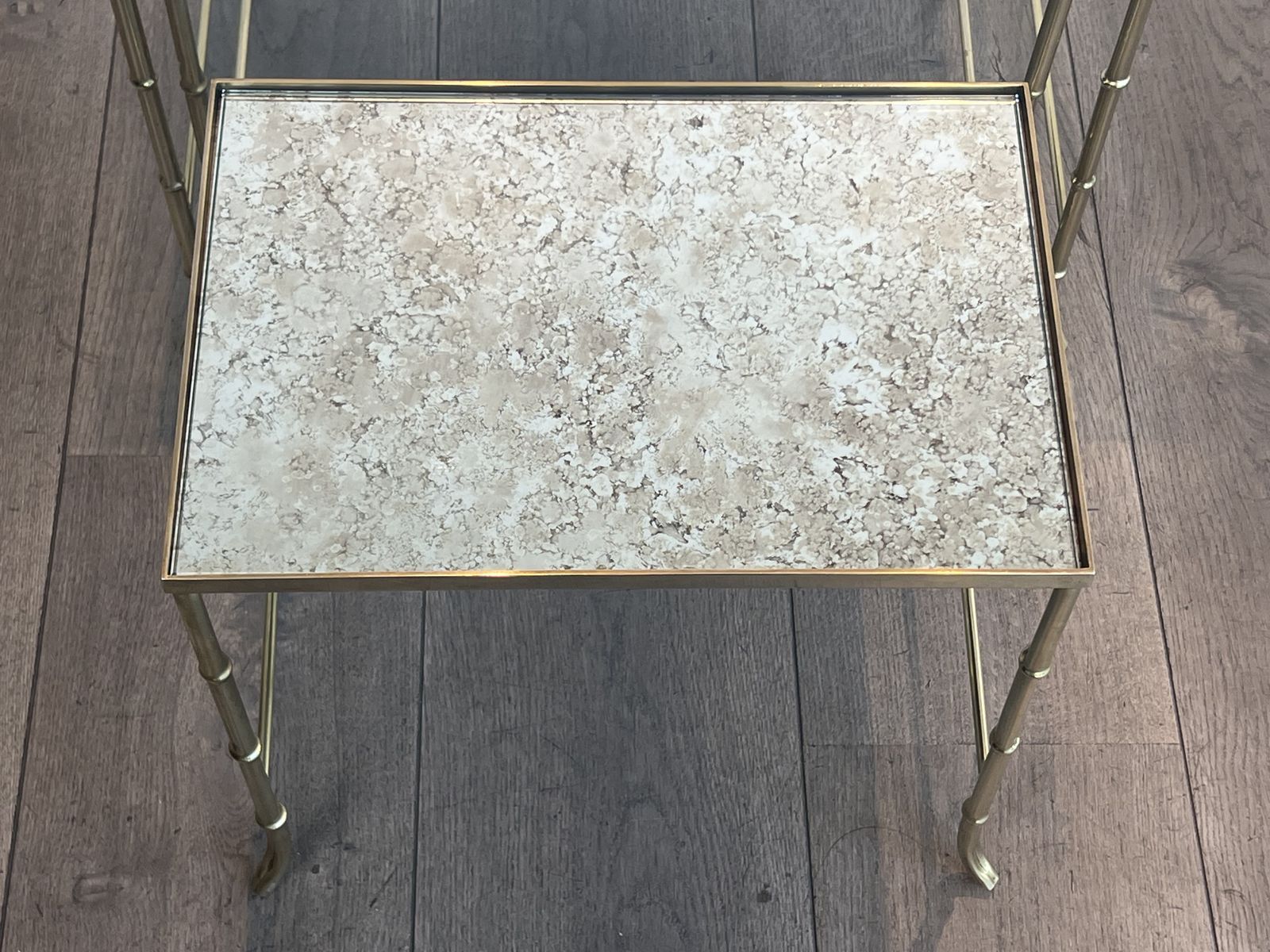 photo vintage Set Of Nesting Tables In Faux Bamboo Style, Brass With Eglomisé Glass Top By Maison Baguès