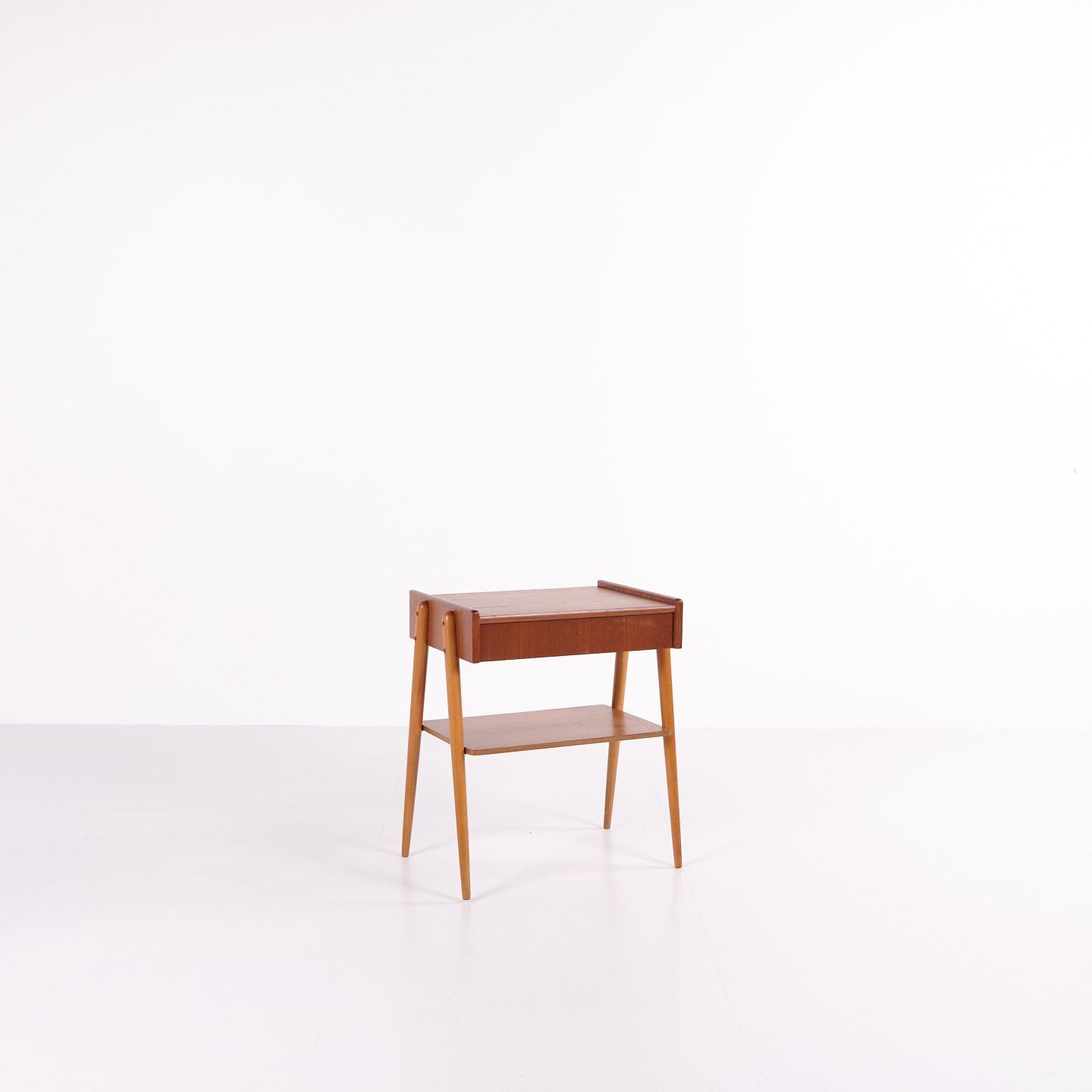 Side/Bedside Table   Teak   Ab Carlström & Co Furniture Factory   Sweden   1950s Good Condition photo Furniture