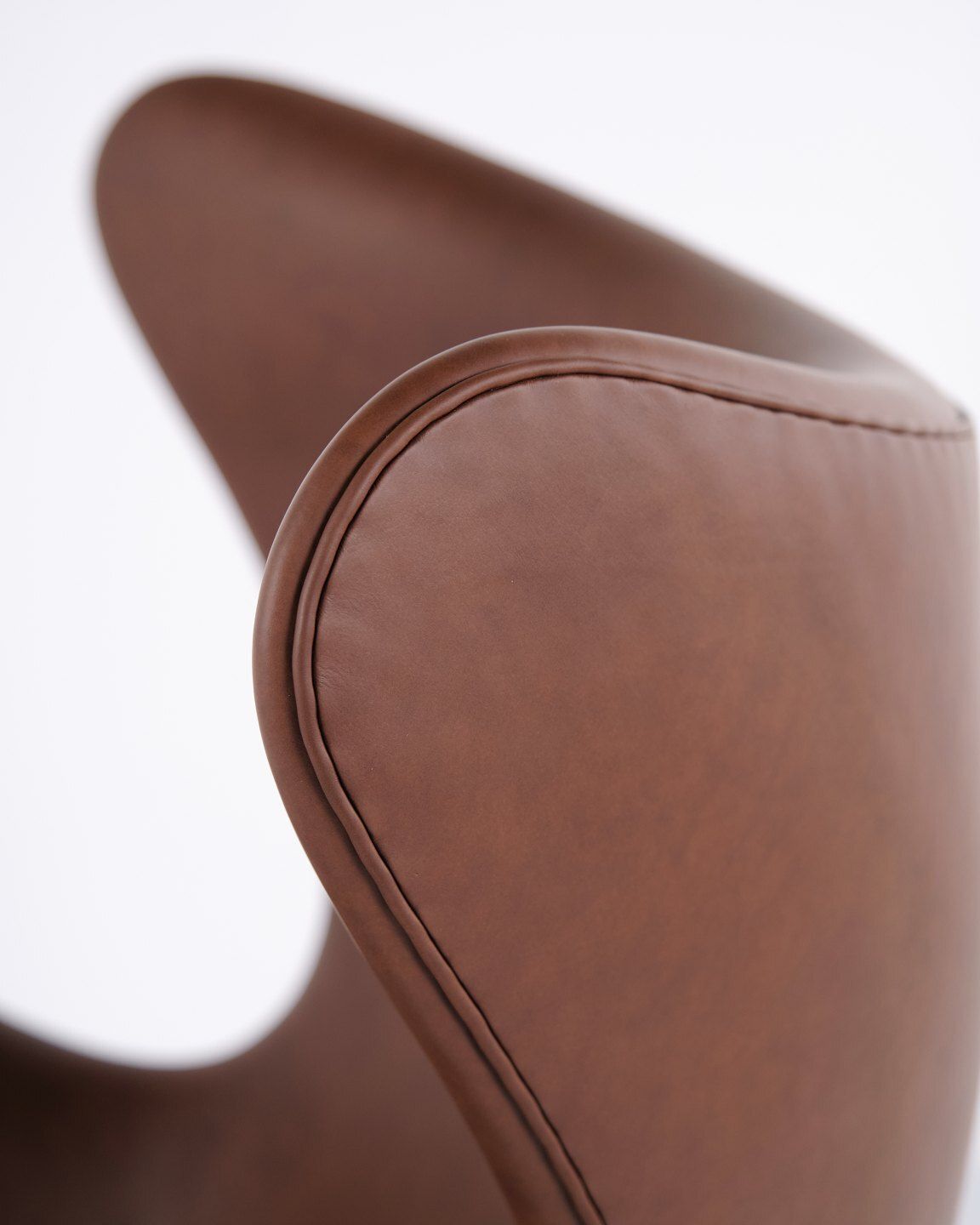 The Egg   Model 3316   Brown Leather   Arne Jacobsen   Fritz Hansen photo 7995.0