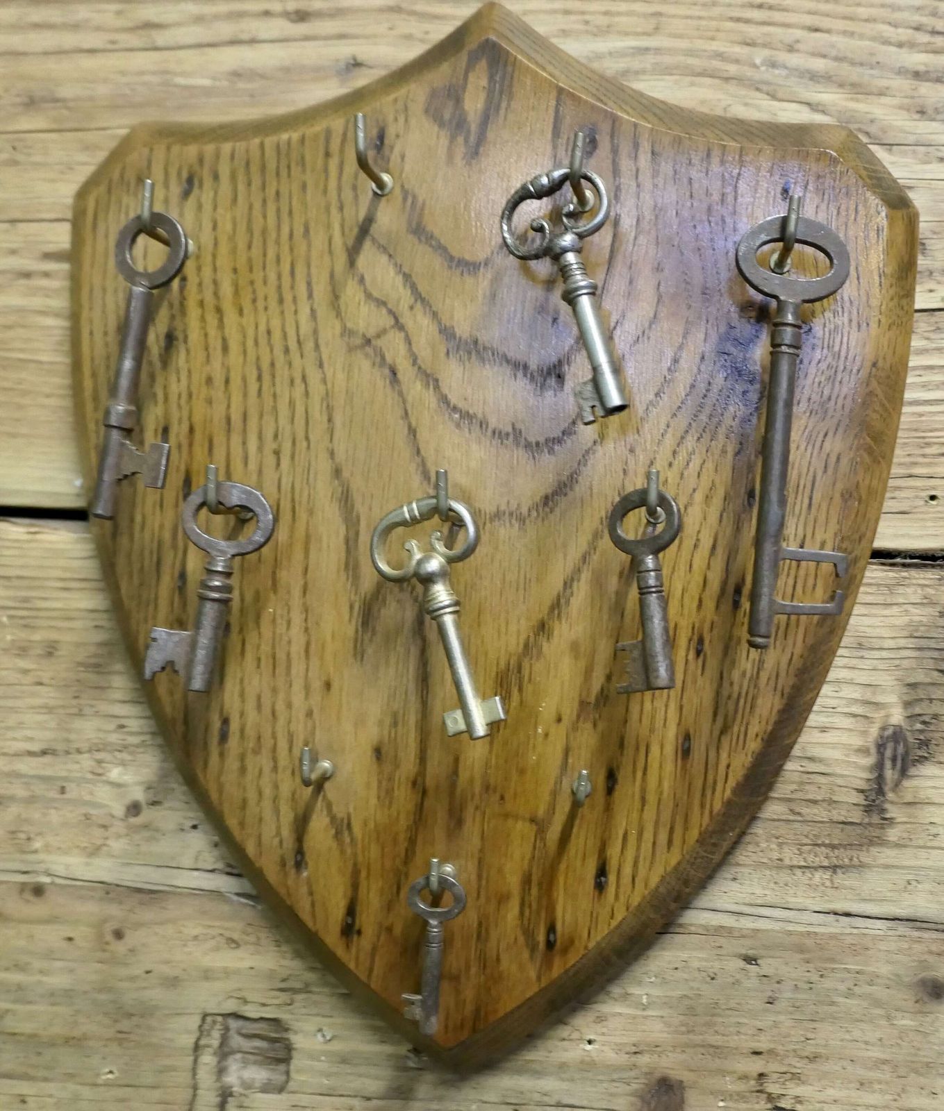Oak Shield Hotel Reception Key Board photo vinterior