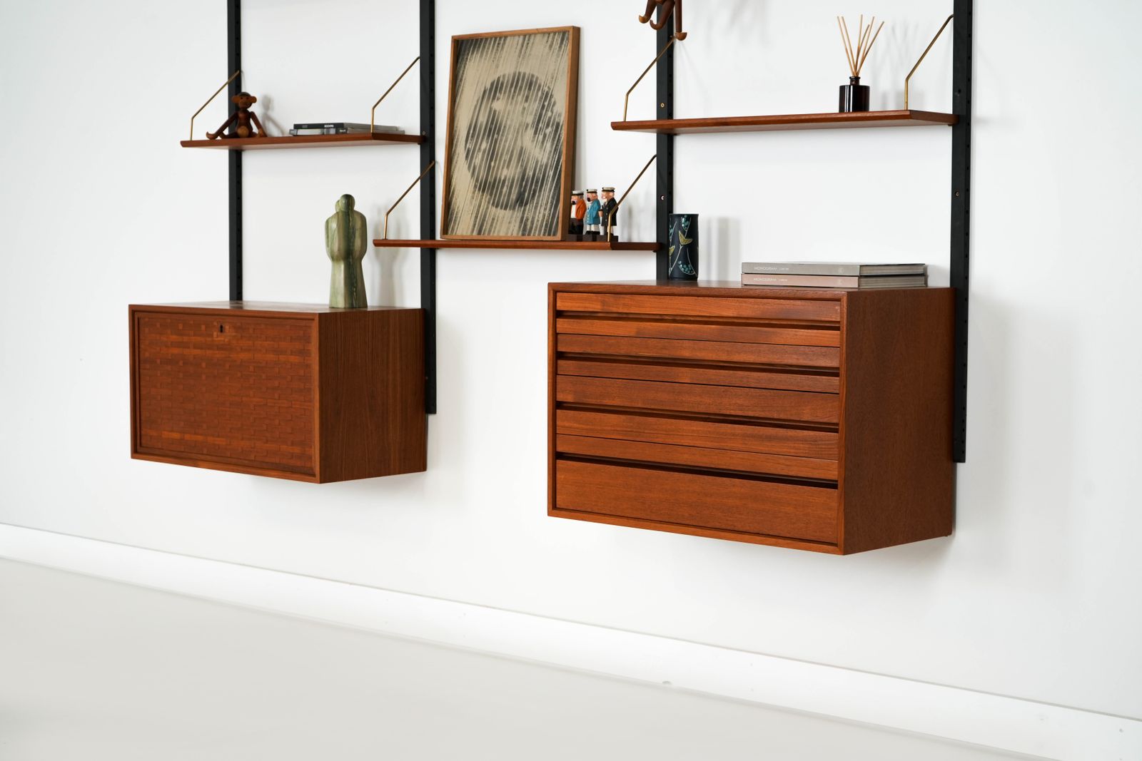Teak Modular Shelving Unit, Danish Design, 1960s, Designer: Poul Cadovius photo Furniture