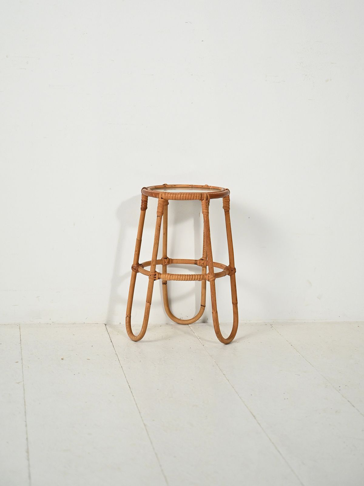 Scandinavische ronde bamboe bloemenhouder, ca. jaren 1960 photo furniture