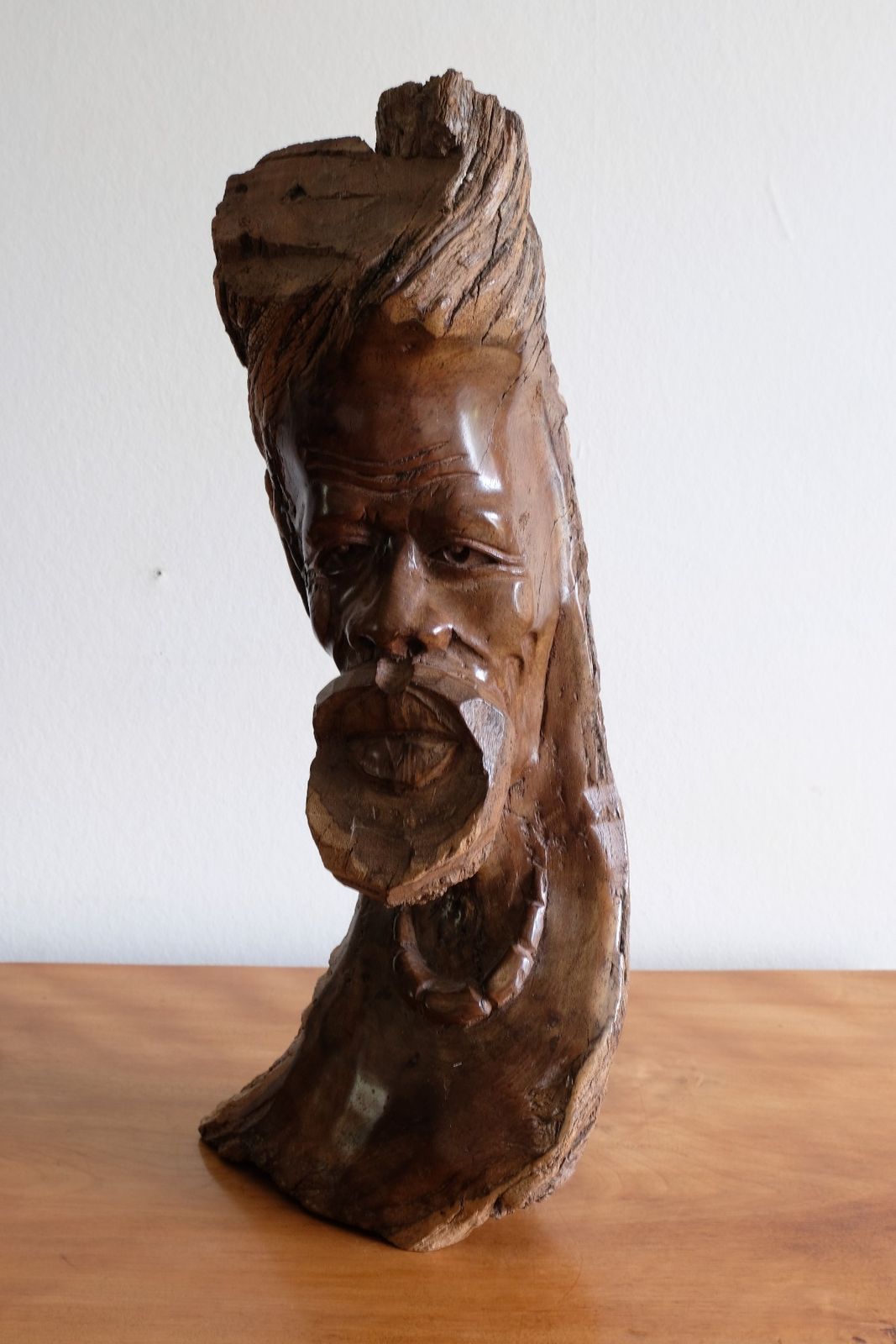 Makonde Root Wood Bust – Tribal Elder Portrait Sculpture photo vinterior